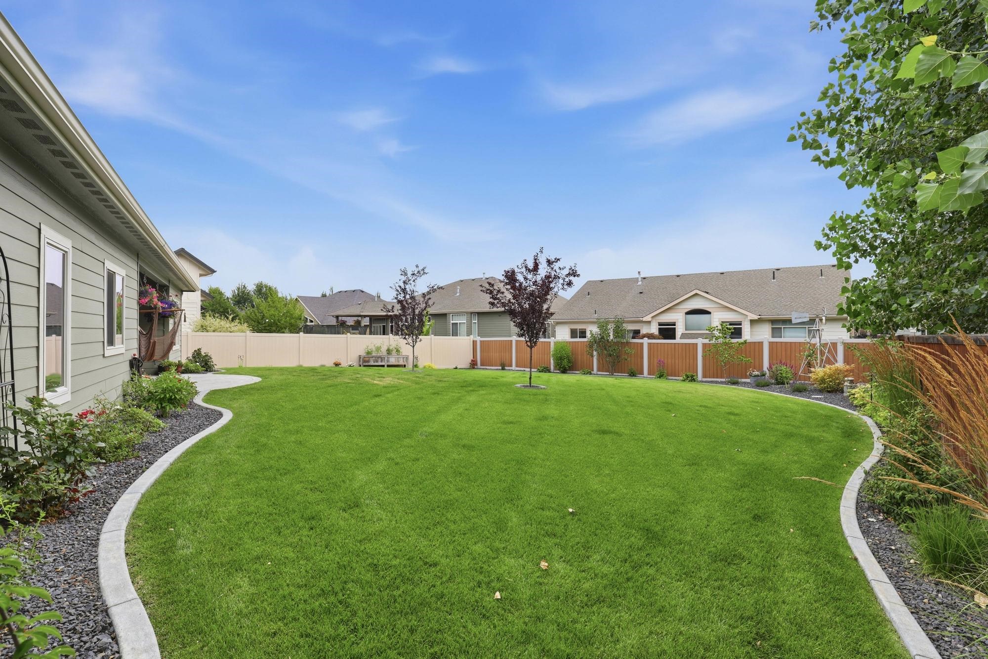 2215 W Caden Ave - Photo 30