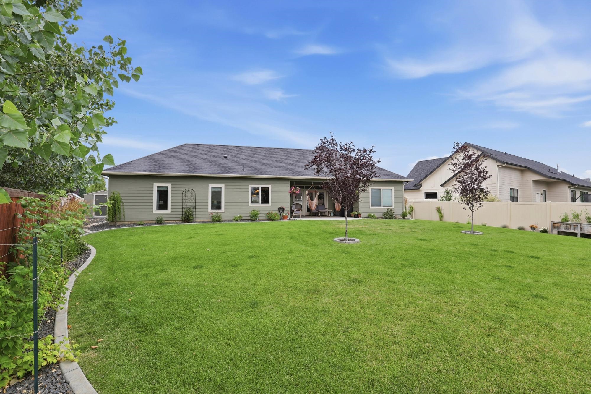 2215 W Caden Ave - Photo 31
