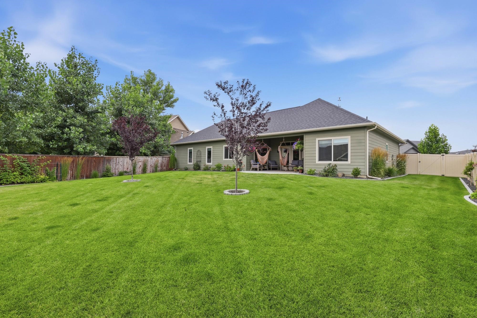 2215 W Caden Ave - Photo 32