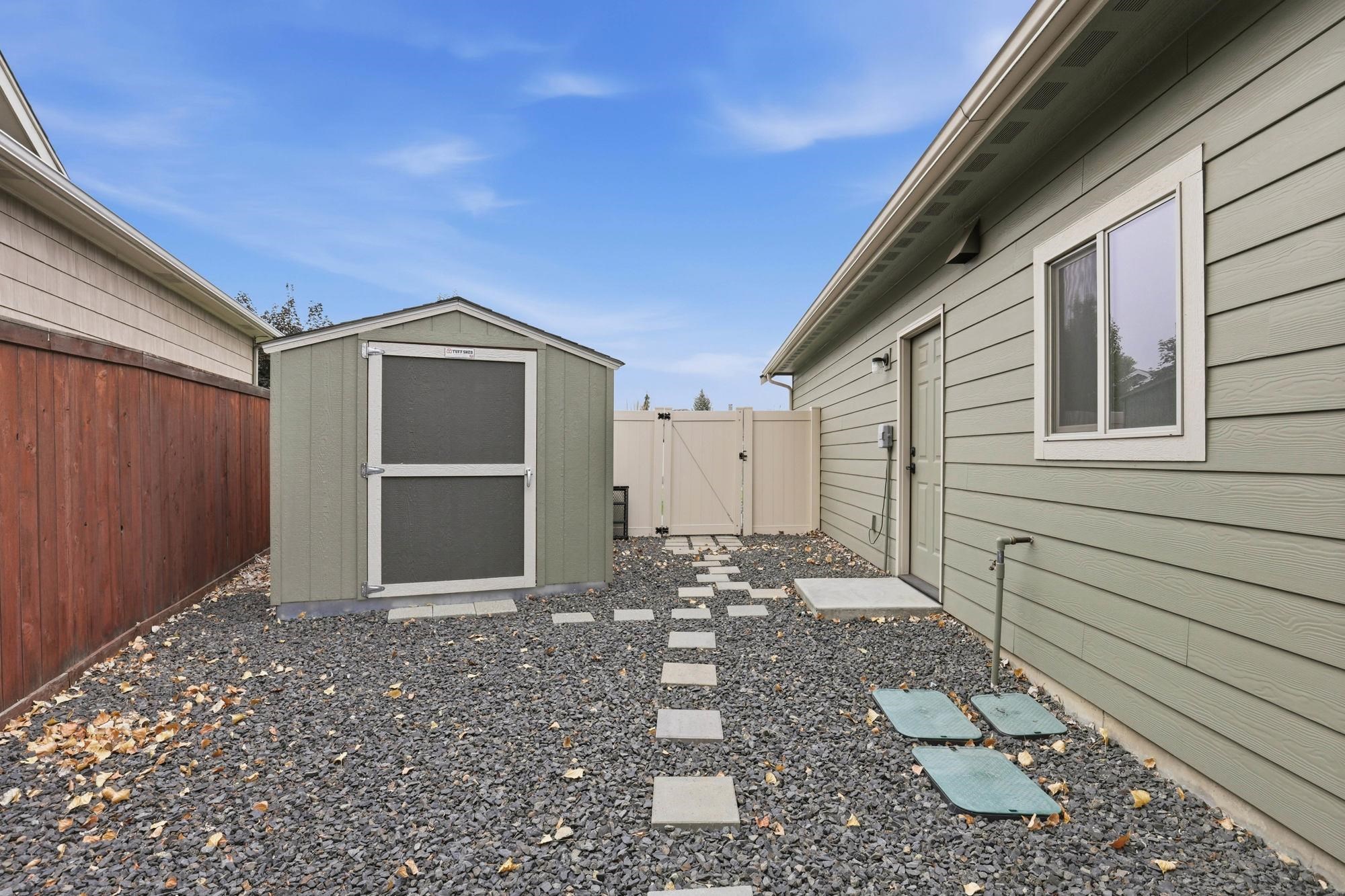 2215 W Caden Ave - Photo 34