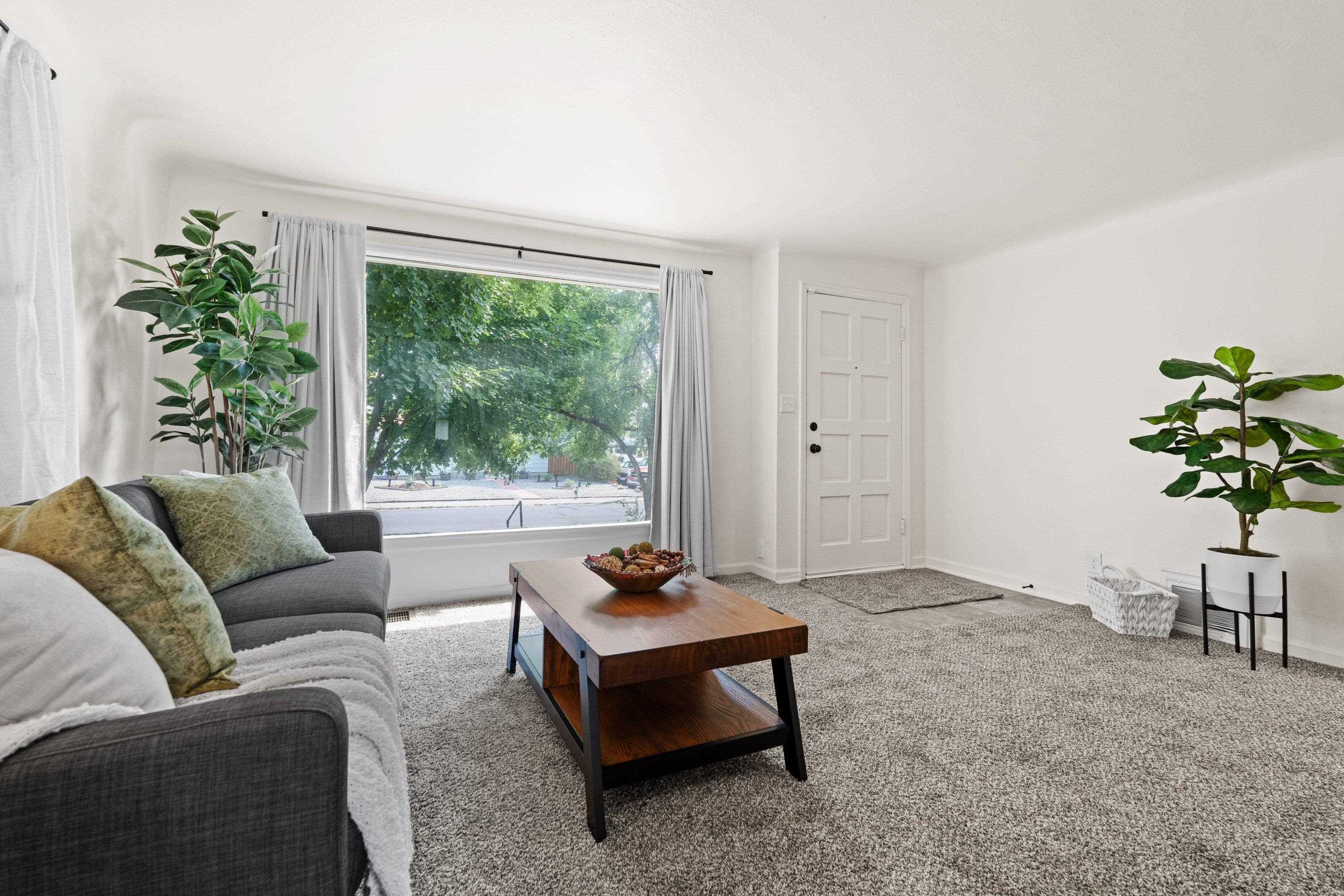 4811 N Oak St - Photo 5
