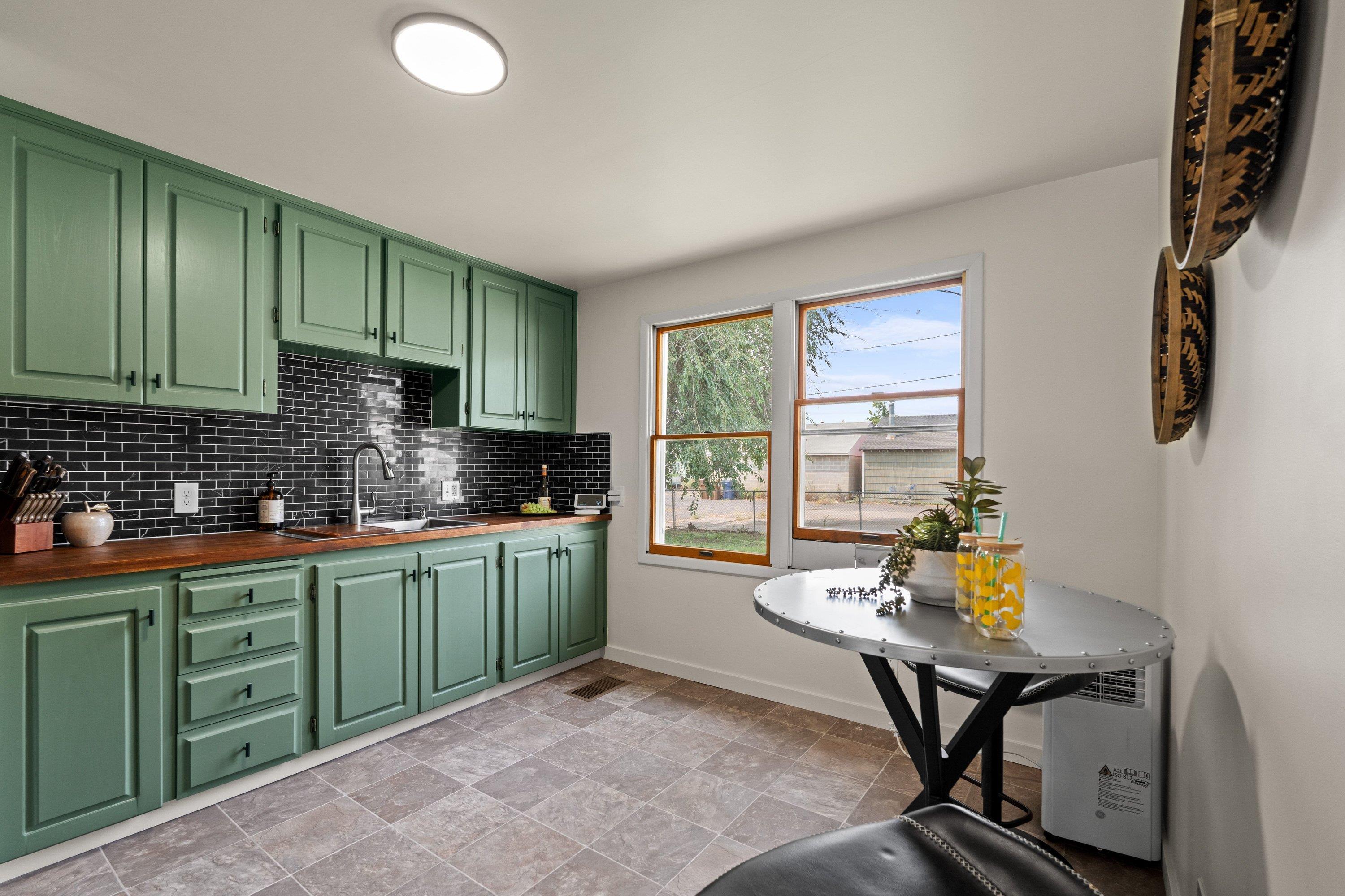 4811 N Oak St - Photo 7