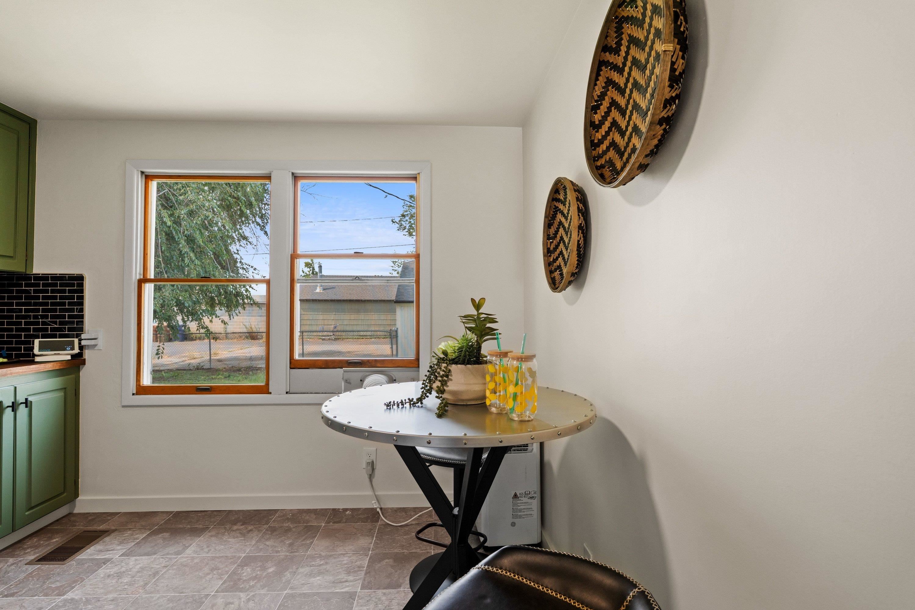 4811 N Oak St - Photo 11