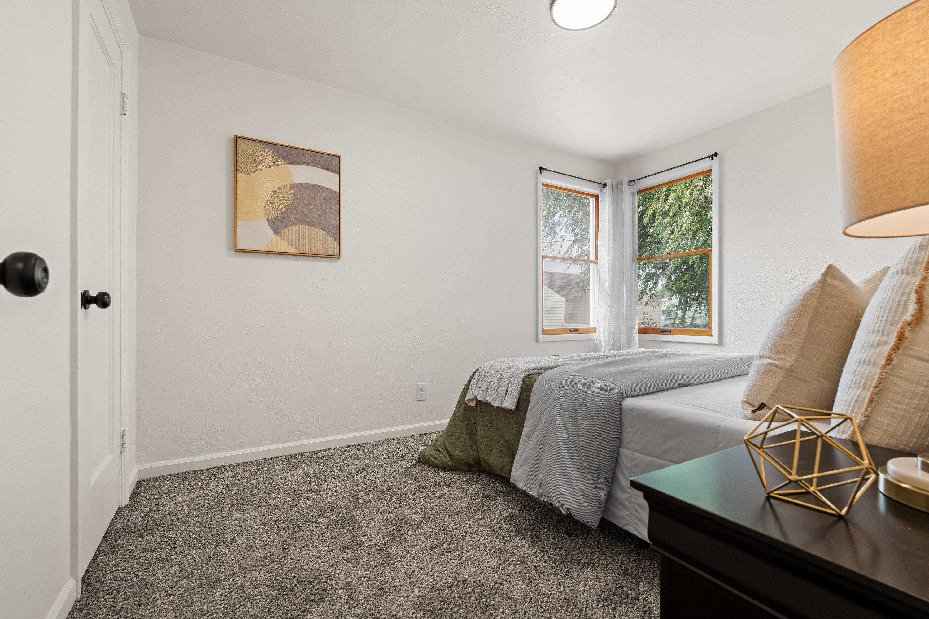 4811 N Oak St - Photo 13