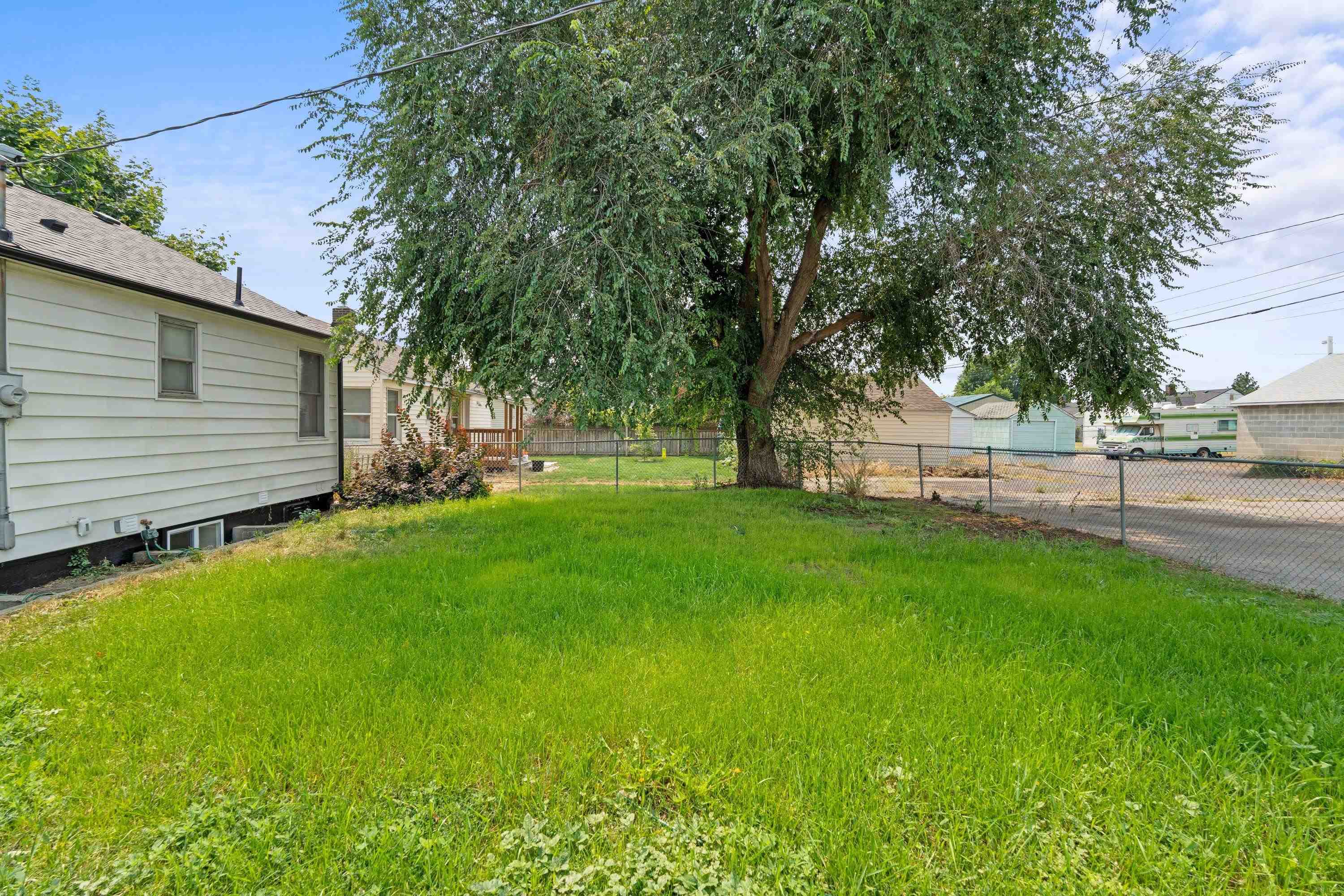 4811 N Oak St - Photo 33