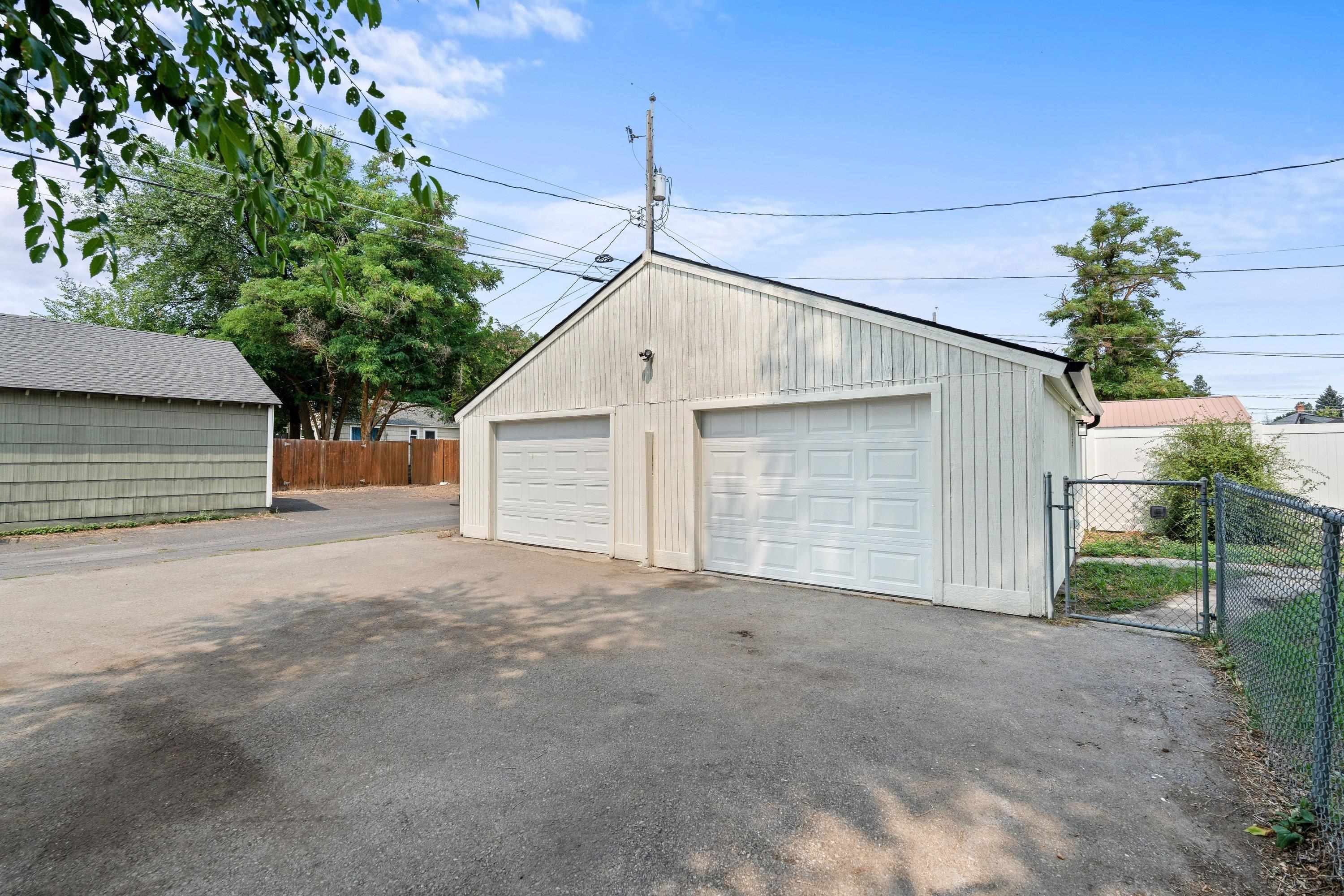 4811 N Oak St - Photo 35