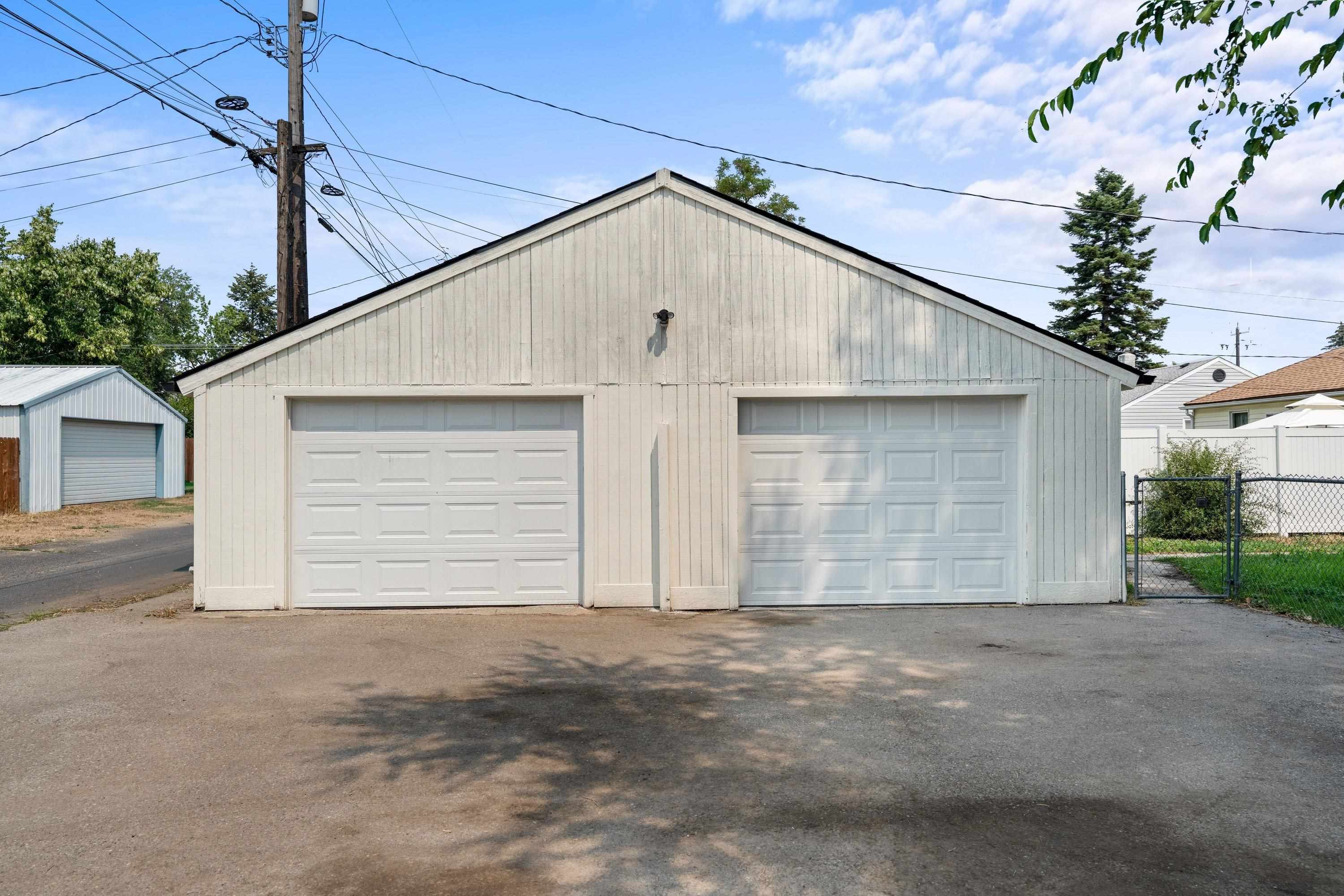 4811 N Oak St - Photo 37
