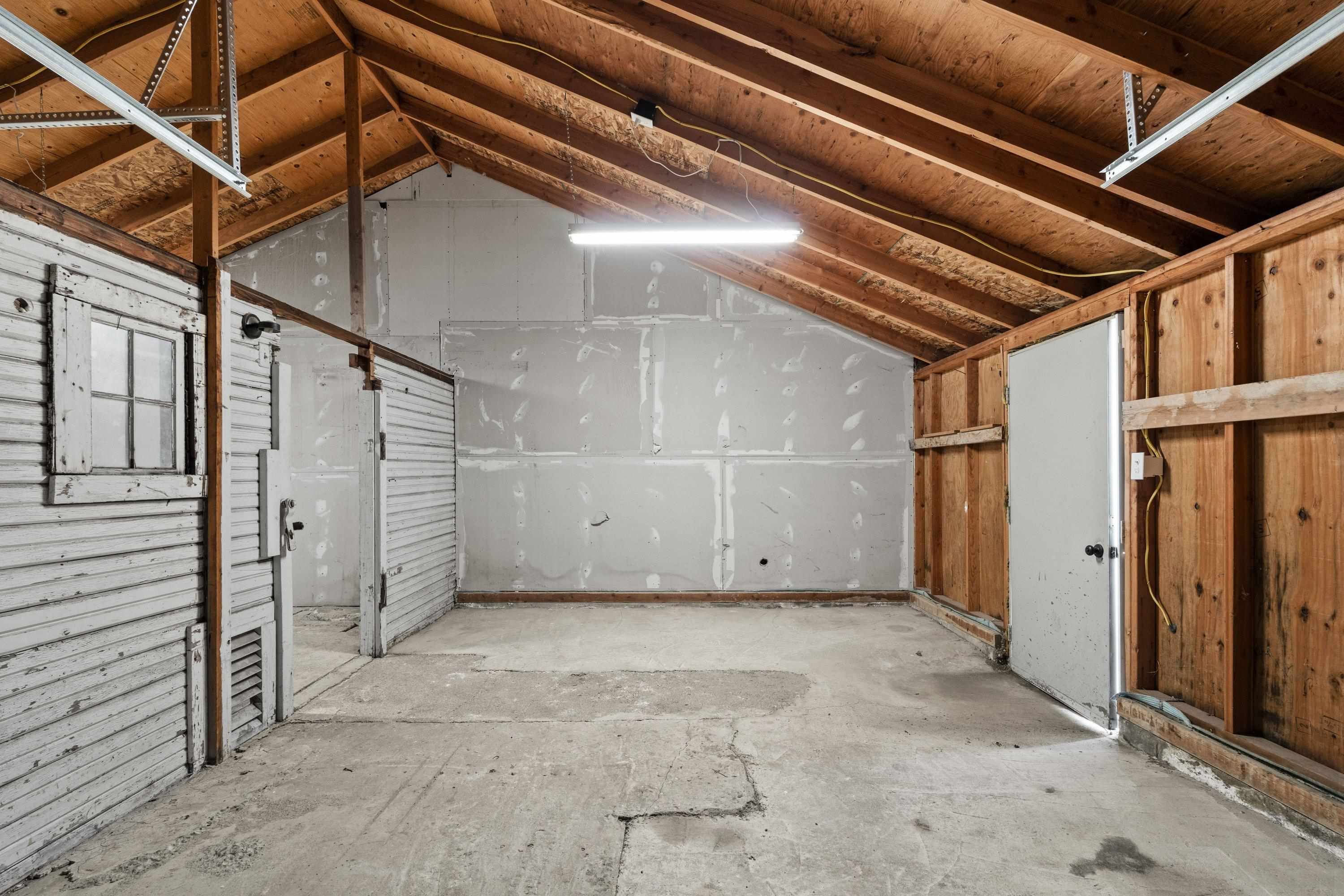 4811 N Oak St - Photo 40