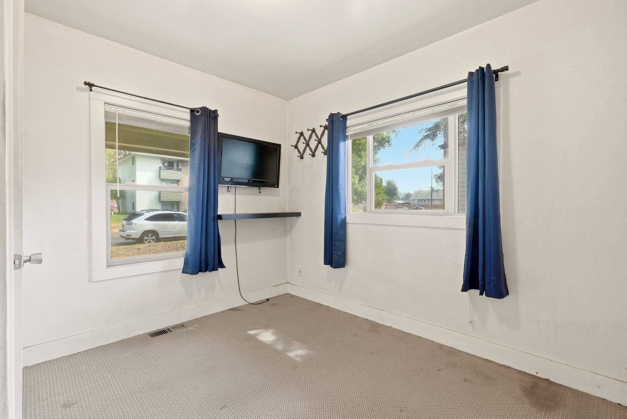 1617 W Fairview Ave - Photo 9