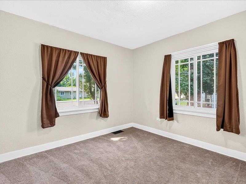 910 W MAIN Ave - Photo 8