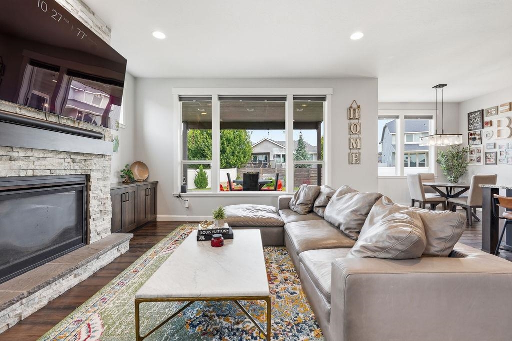 2022 W St Thomas More Way - Photo 12