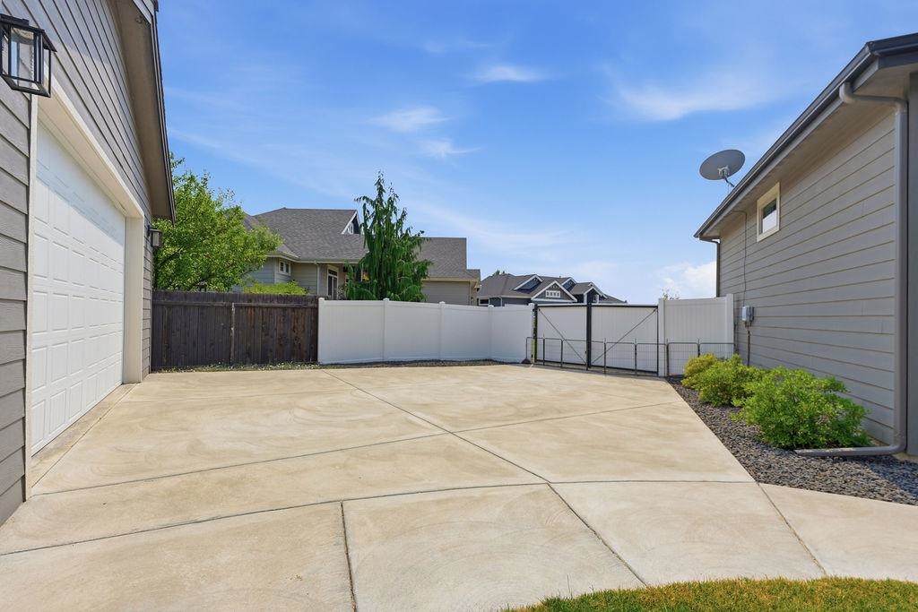 2022 W St Thomas More Way - Photo 47