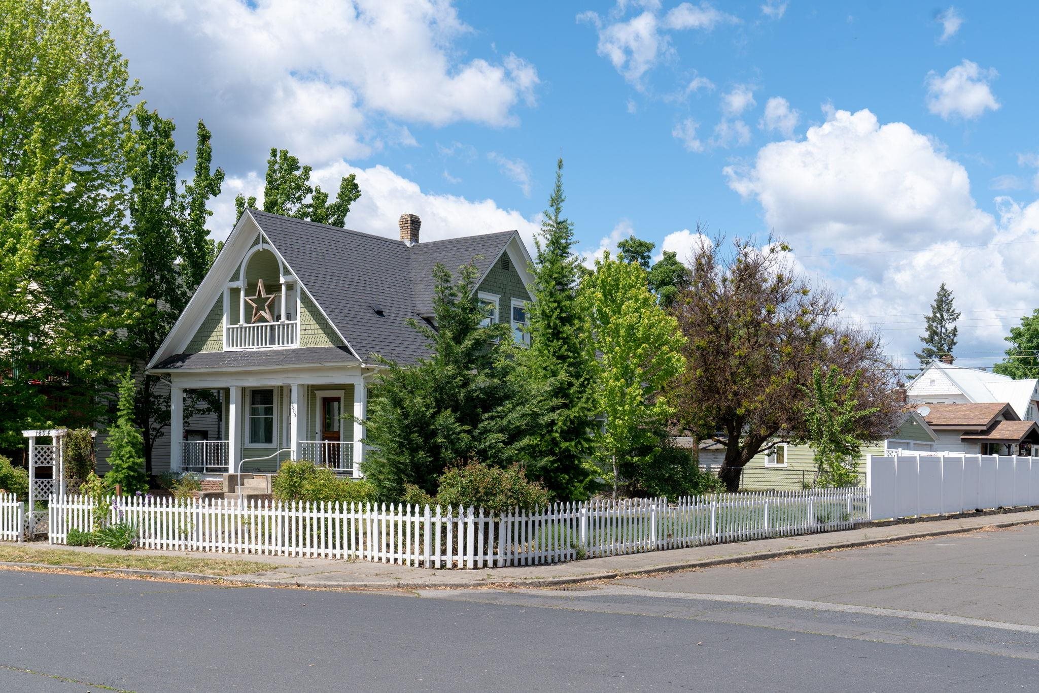 1804 W Augusta Ave - Photo 2