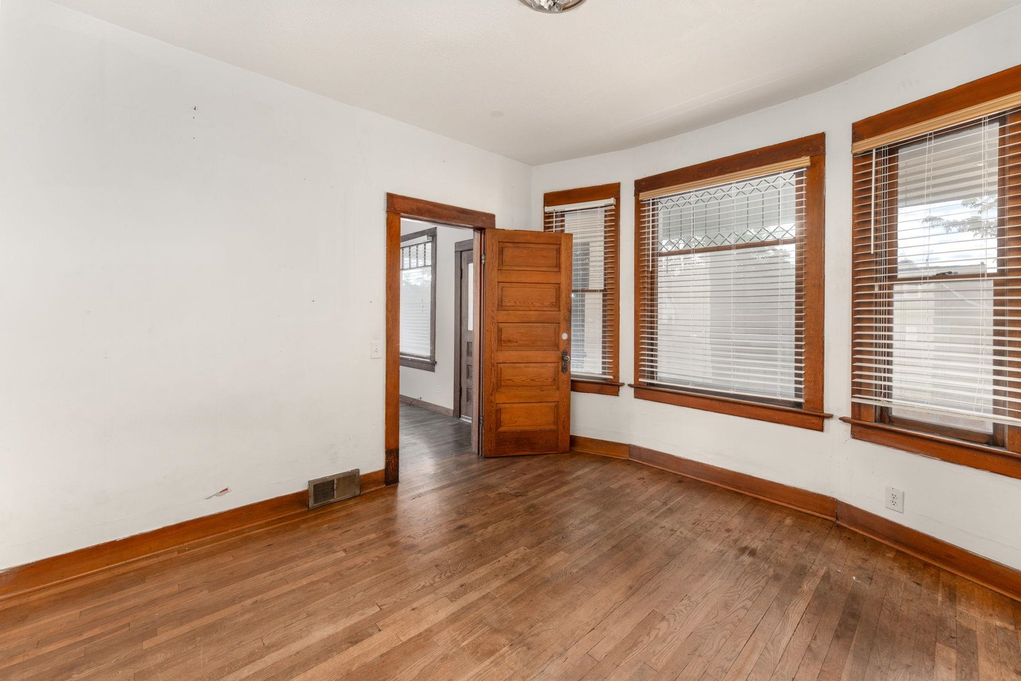 1804 W Augusta Ave - Photo 10