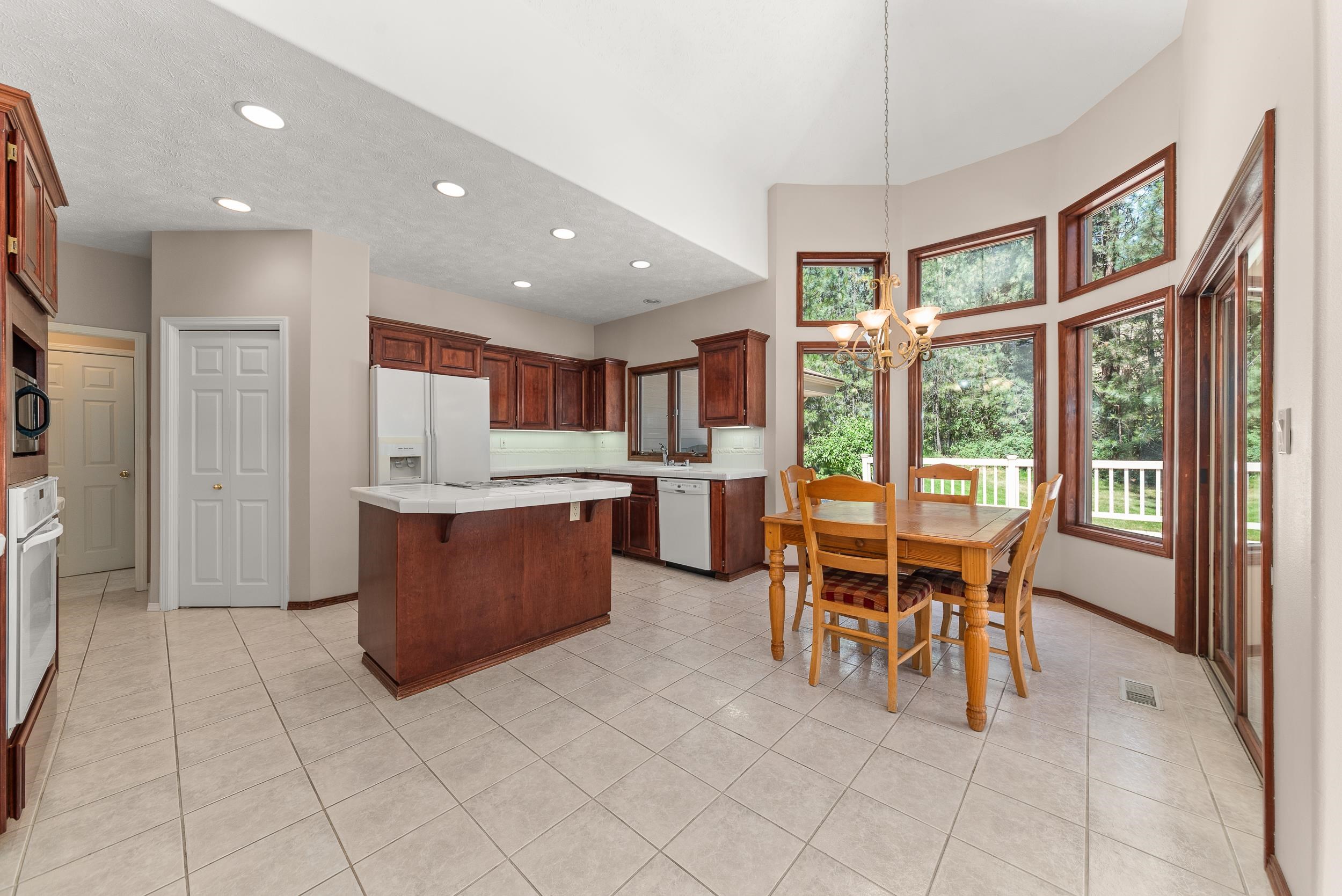 8912 N Oakland Rd - Photo 9