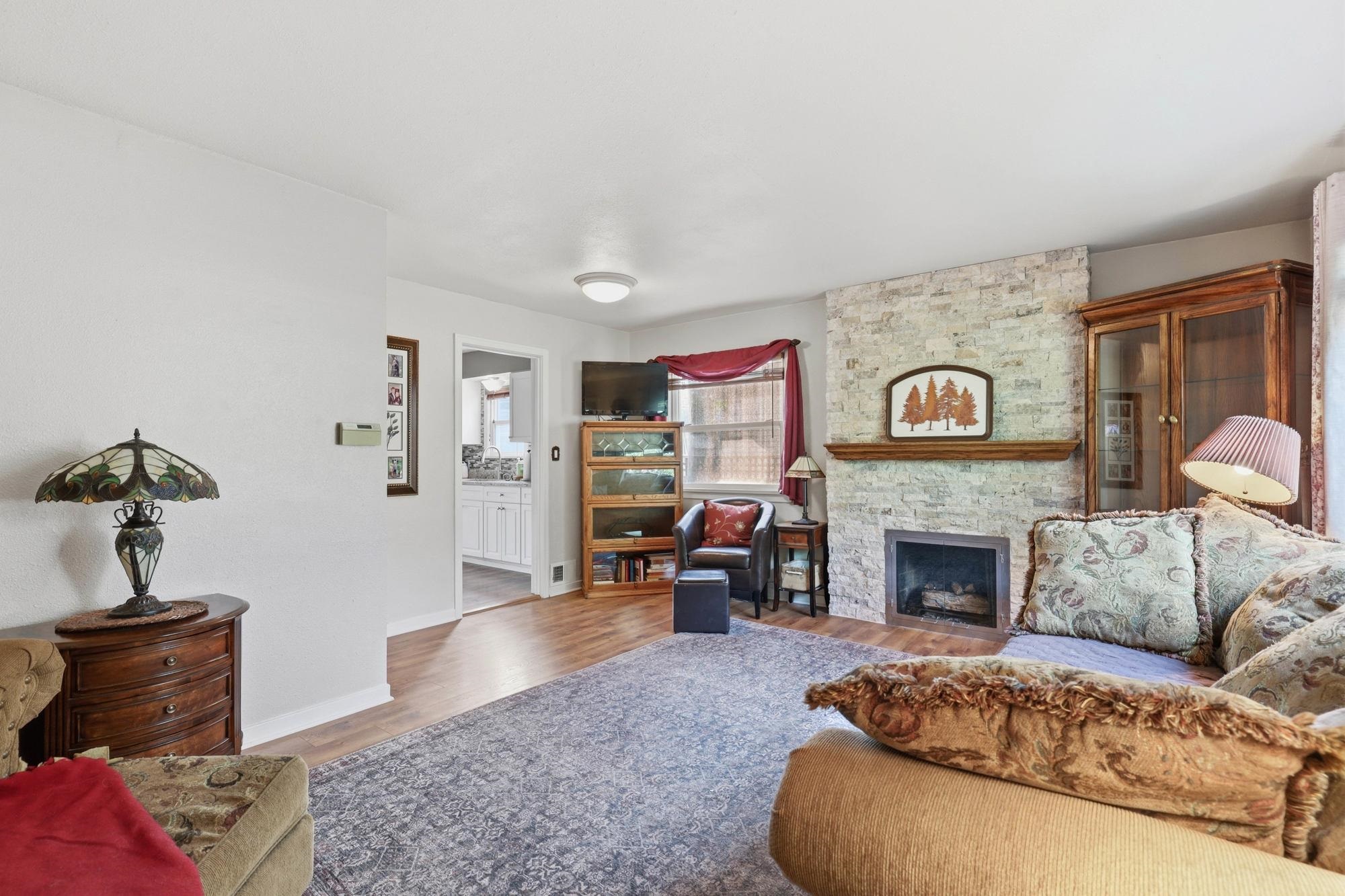 4918 N Lincoln St - Photo 3