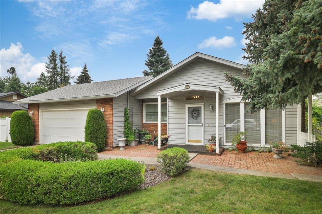 2409 E 60TH Ave - Photo 3