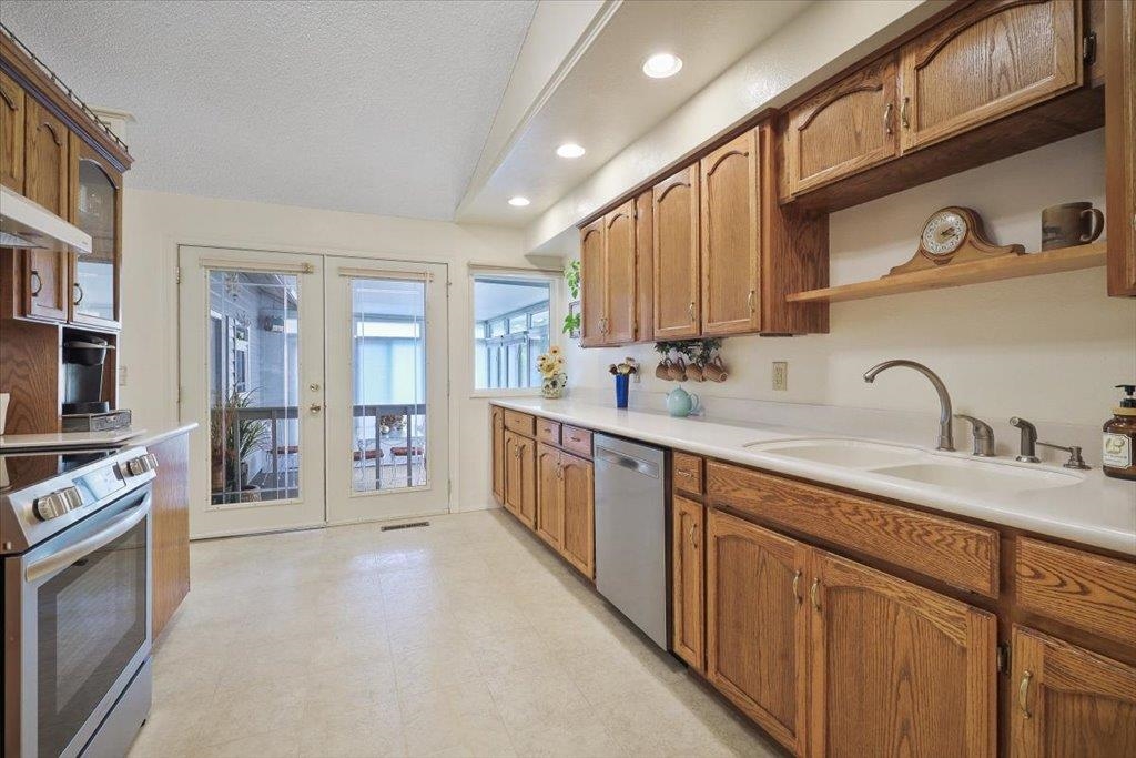 2409 E 60TH Ave - Photo 12