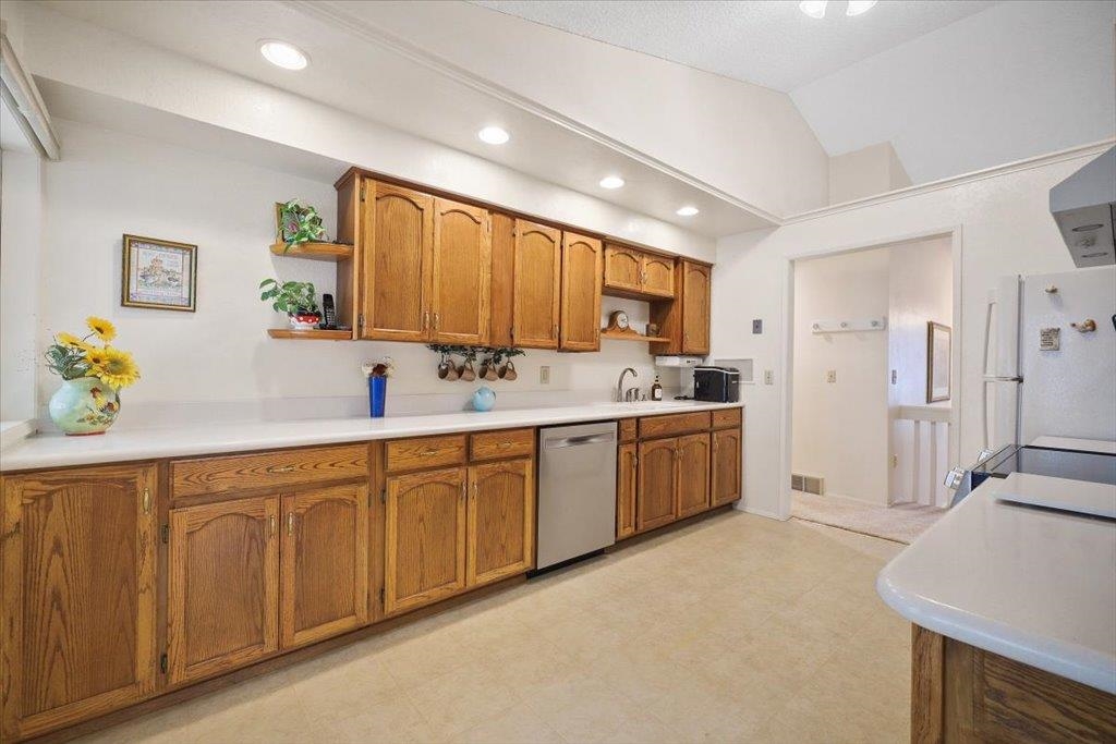 2409 E 60TH Ave - Photo 13