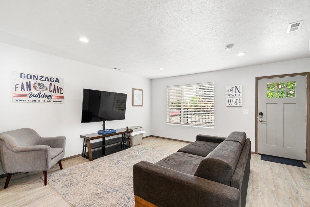 1422 N Wall St - Photo 3