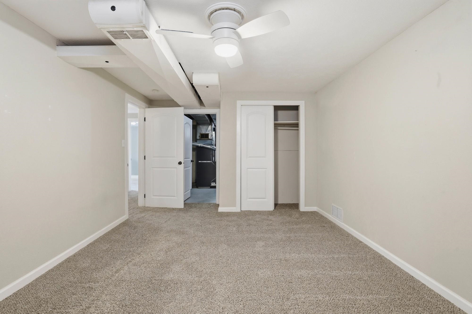 6003 N Greenwood Blvd - Photo 17