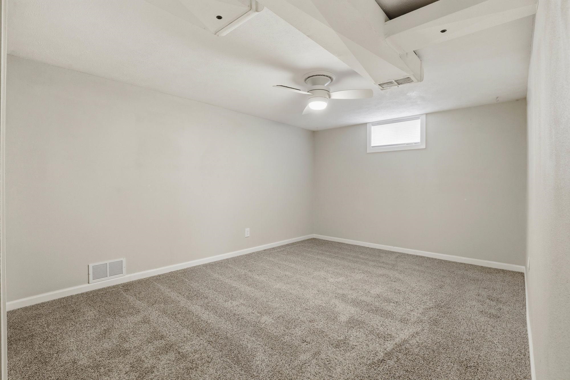 6003 N Greenwood Blvd - Photo 18