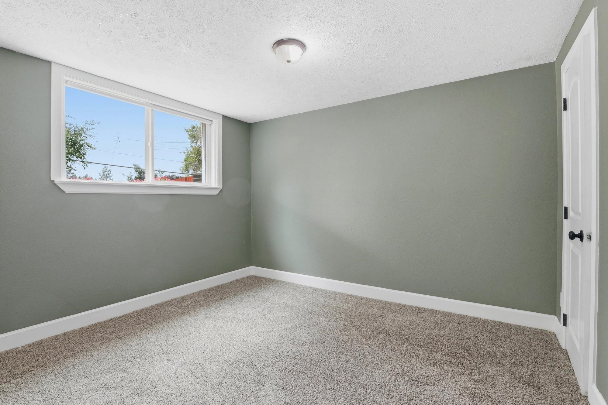 6003 N Greenwood Blvd - Photo 19