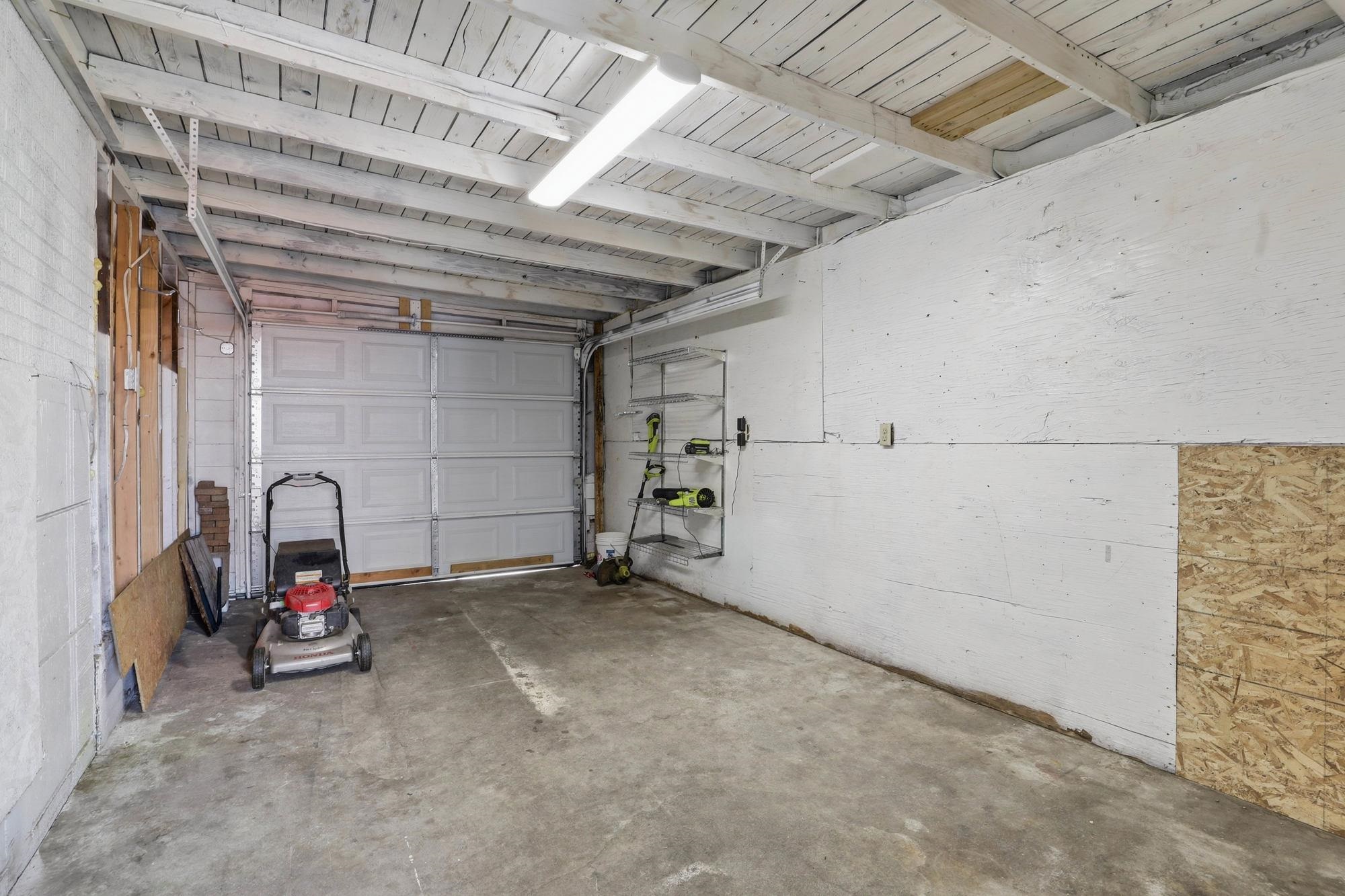 6003 N Greenwood Blvd - Photo 22