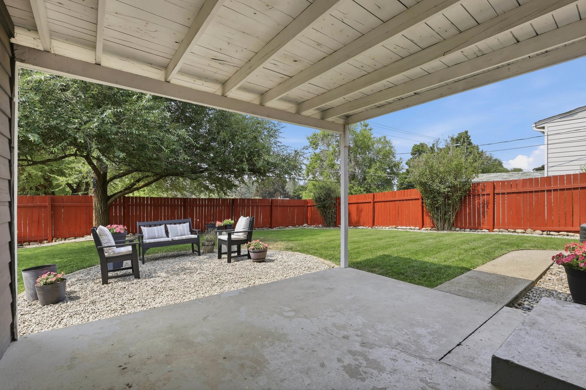 6003 N Greenwood Blvd - Photo 23