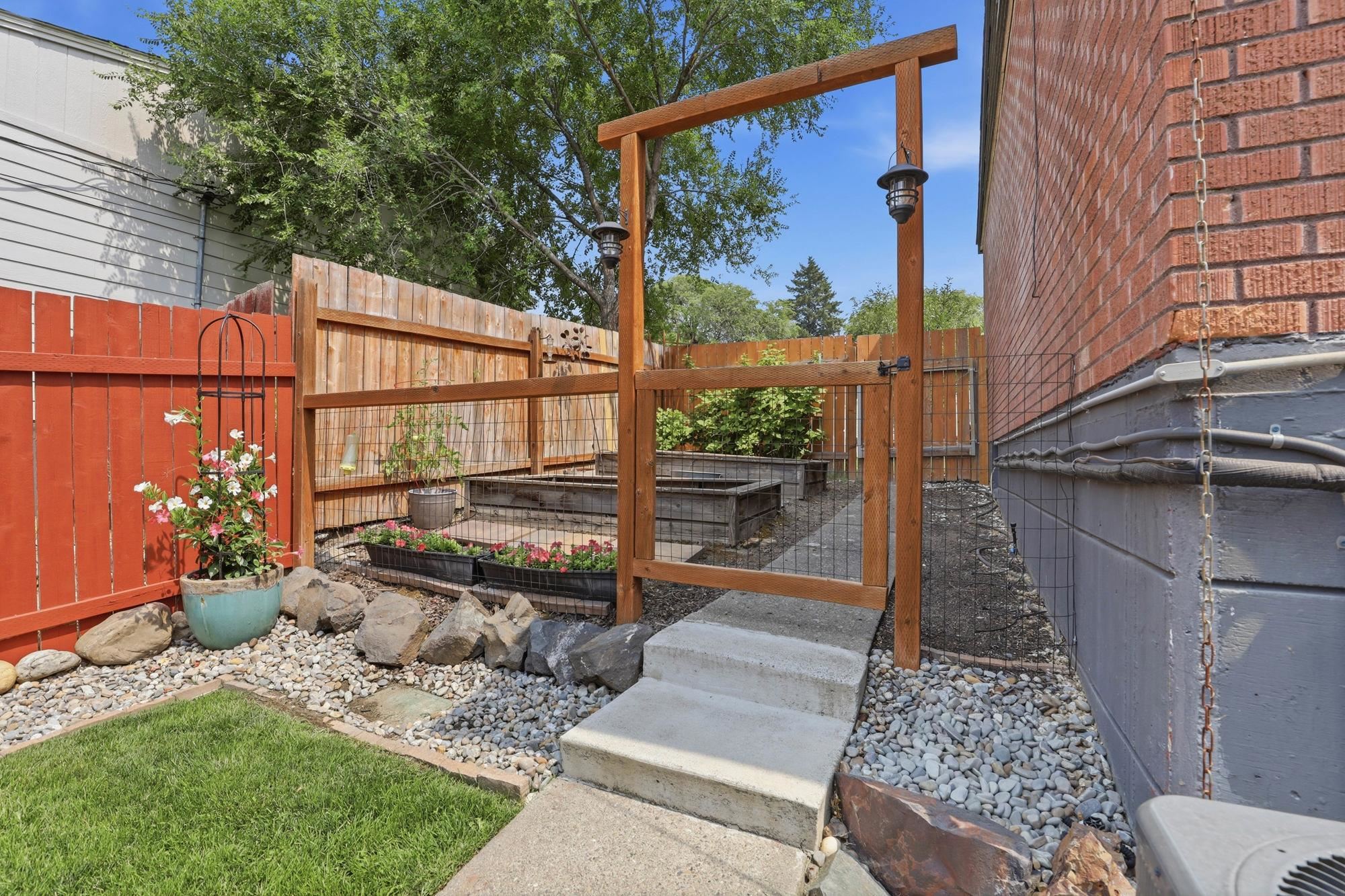 6003 N Greenwood Blvd - Photo 27