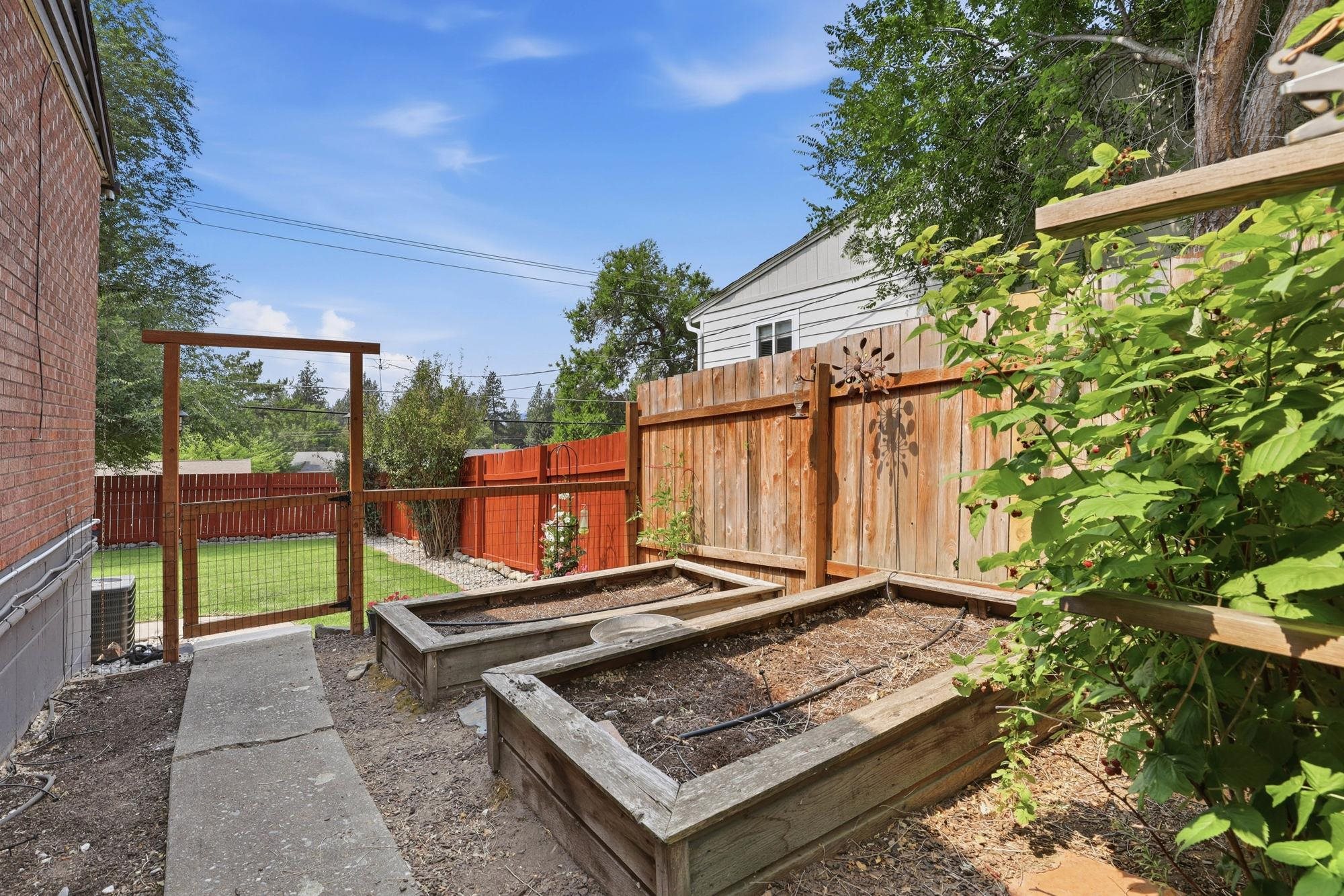 6003 N Greenwood Blvd - Photo 28