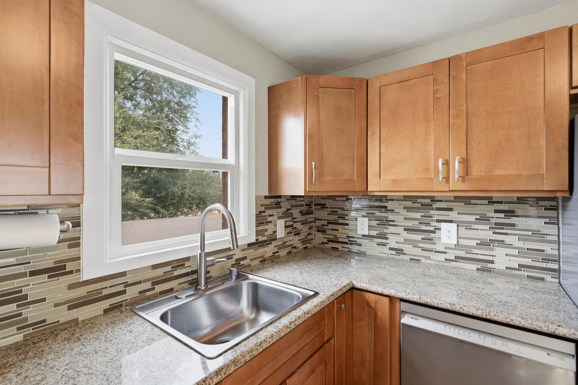 6003 N Greenwood Blvd - Photo 10