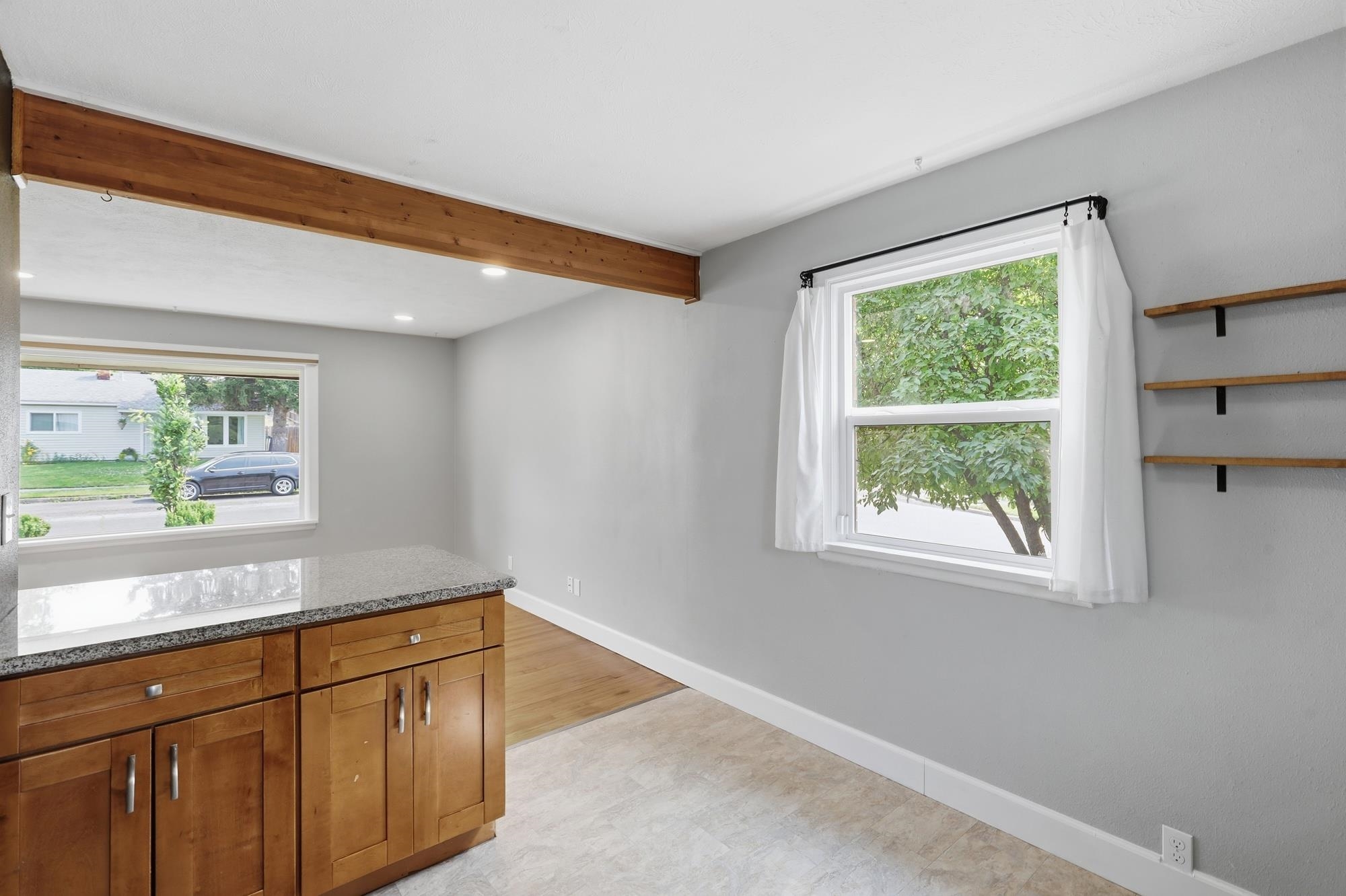 6003 N Greenwood Blvd - Photo 8