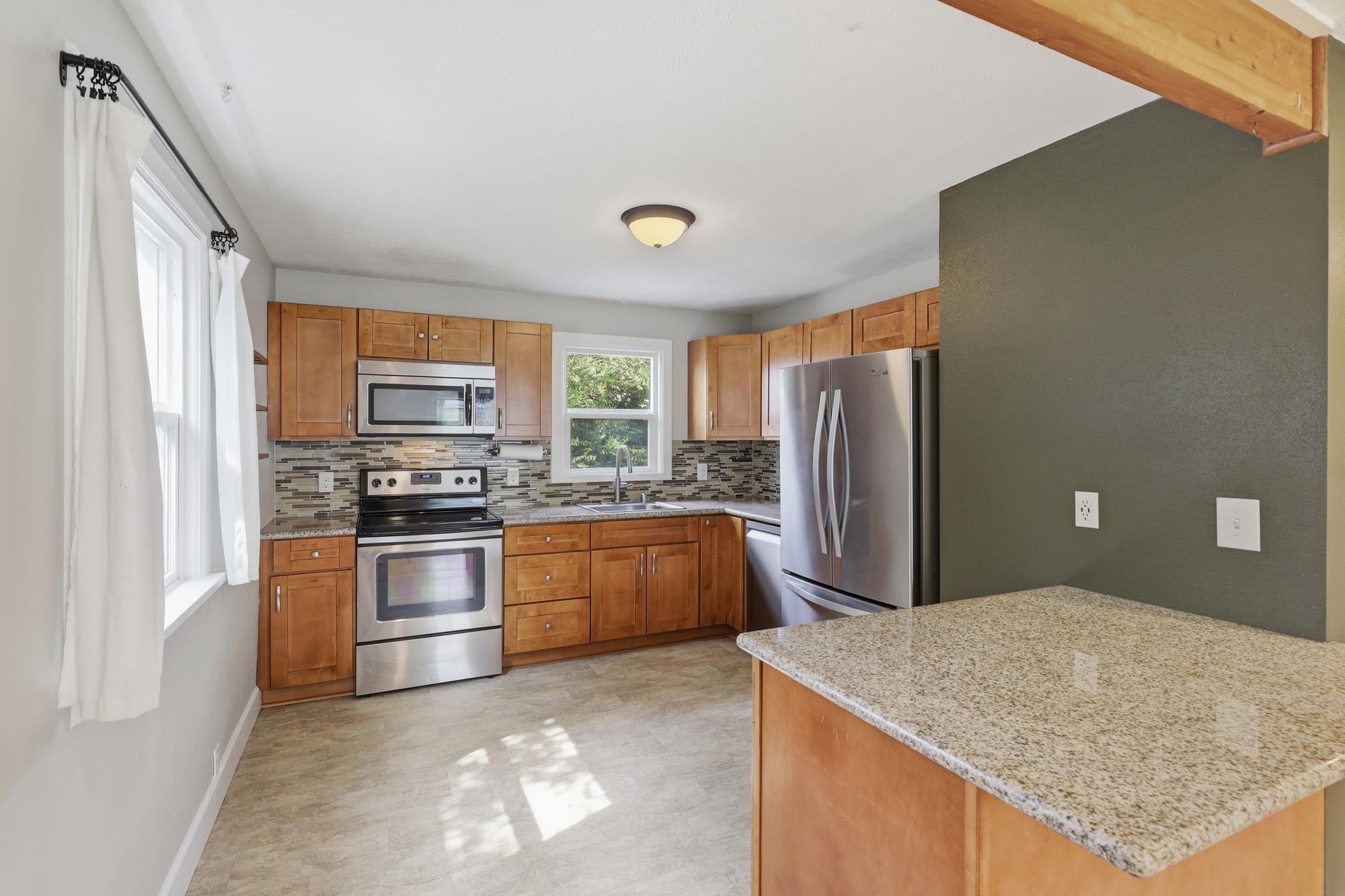 6003 N Greenwood Blvd - Photo 12