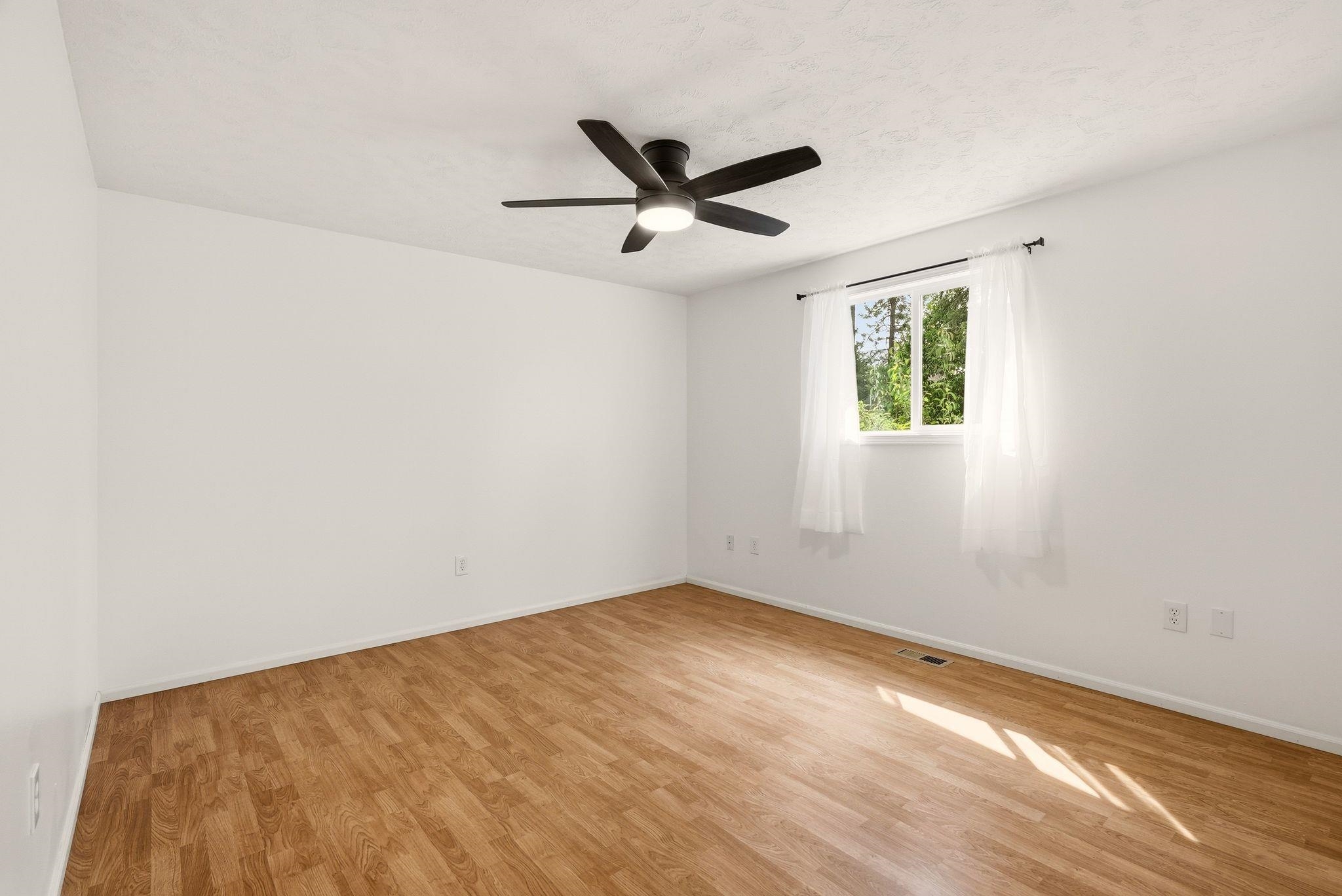8517 N Greenwood St - Photo 22