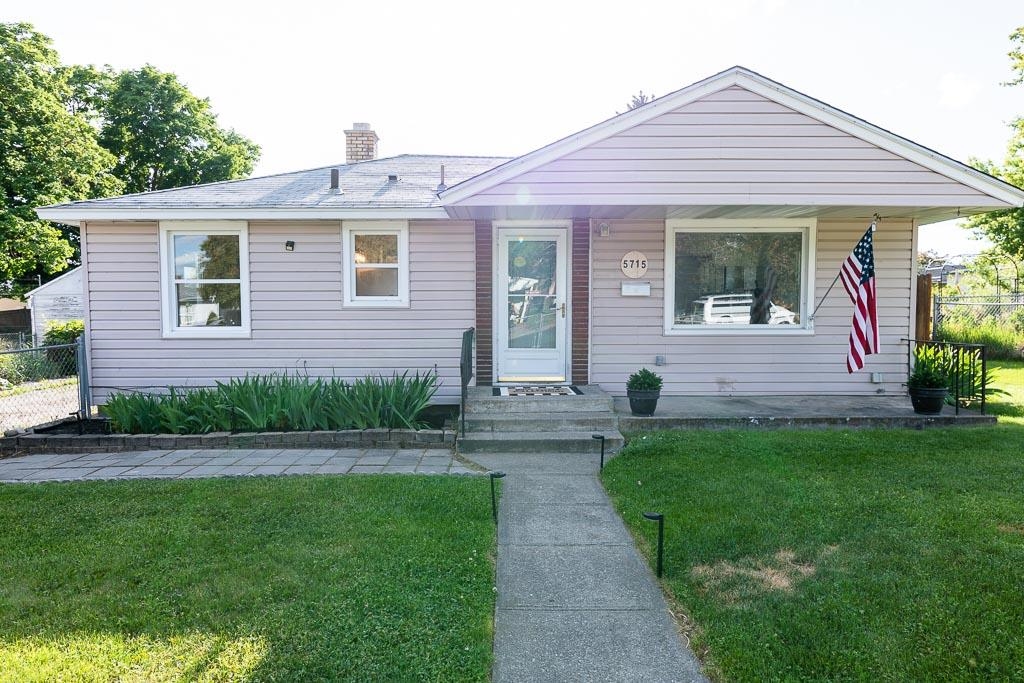 5715 N A St - Photo 1
