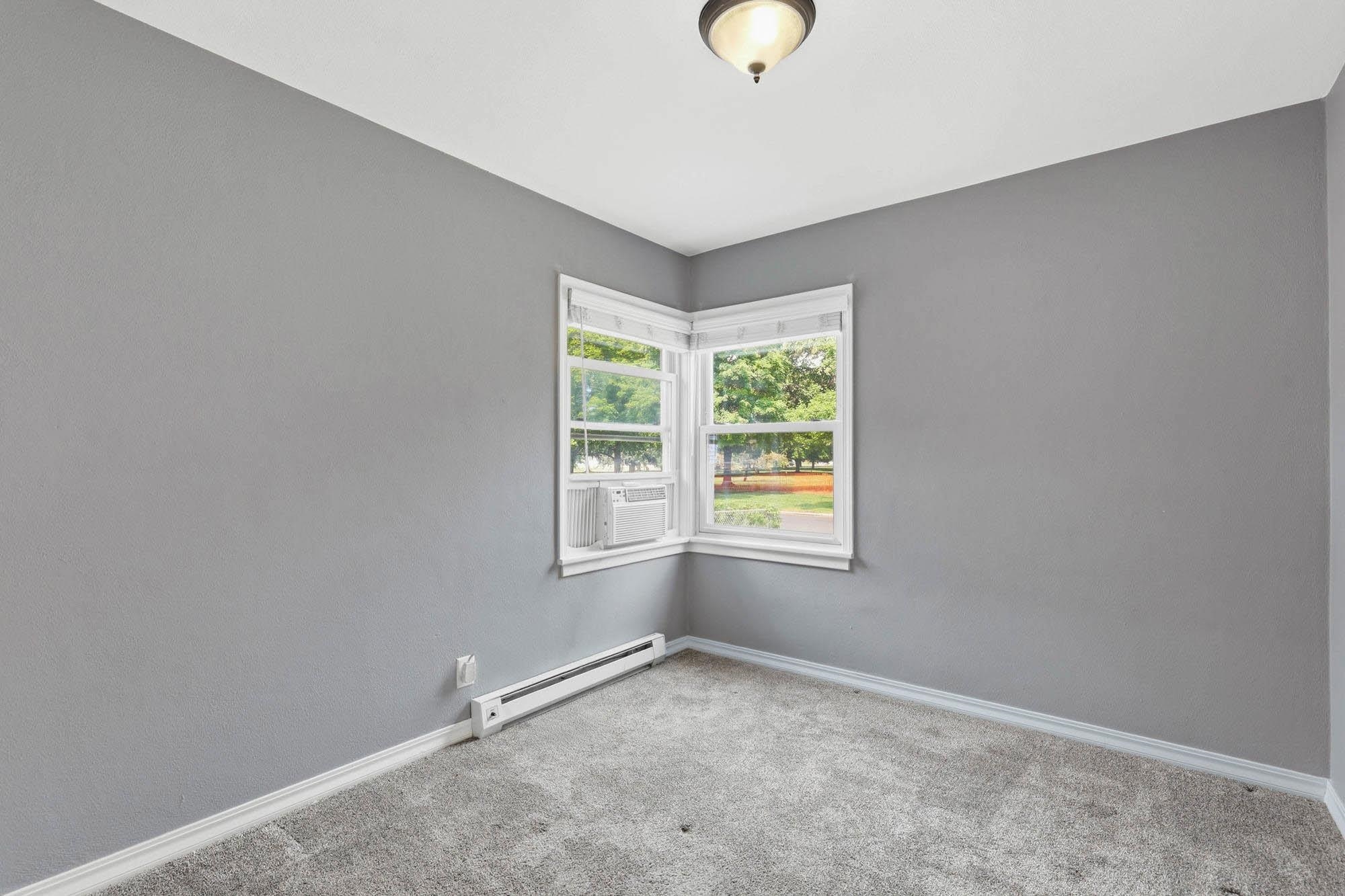 303 W Queen Ave - Photo 12