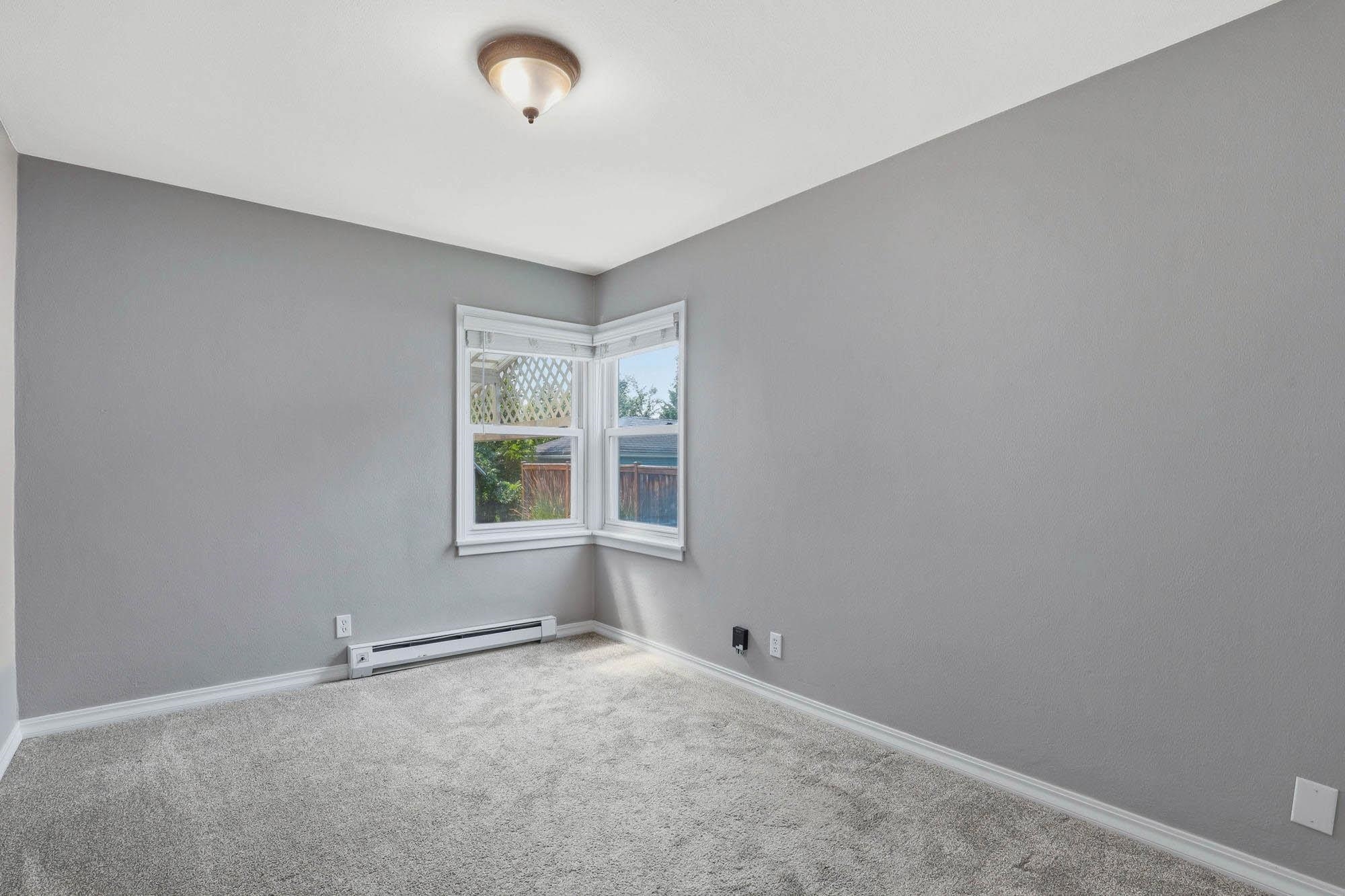 303 W Queen Ave - Photo 10