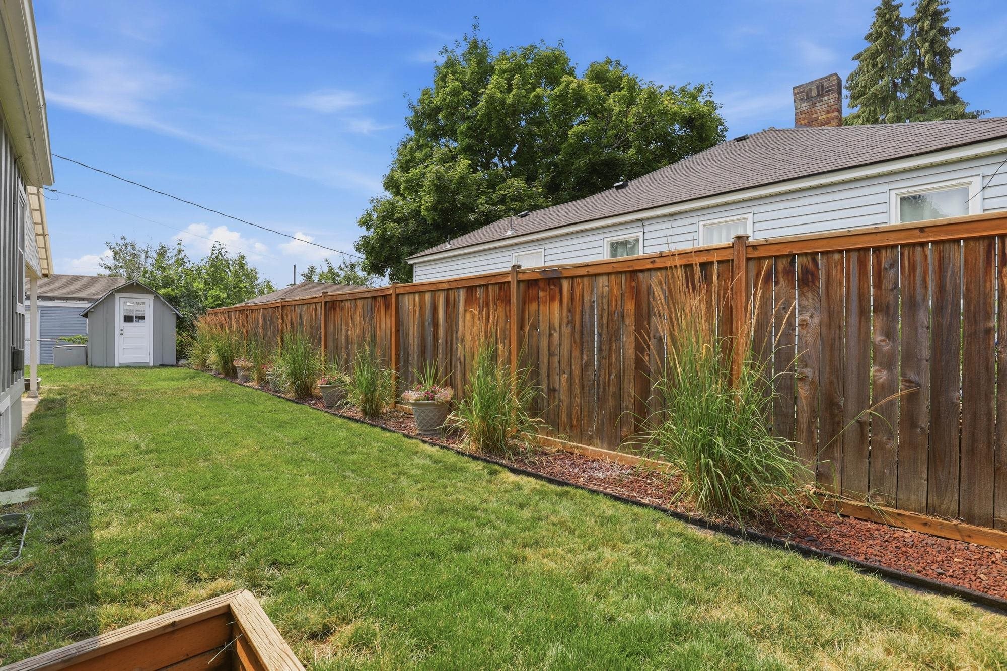 303 W Queen Ave - Photo 21