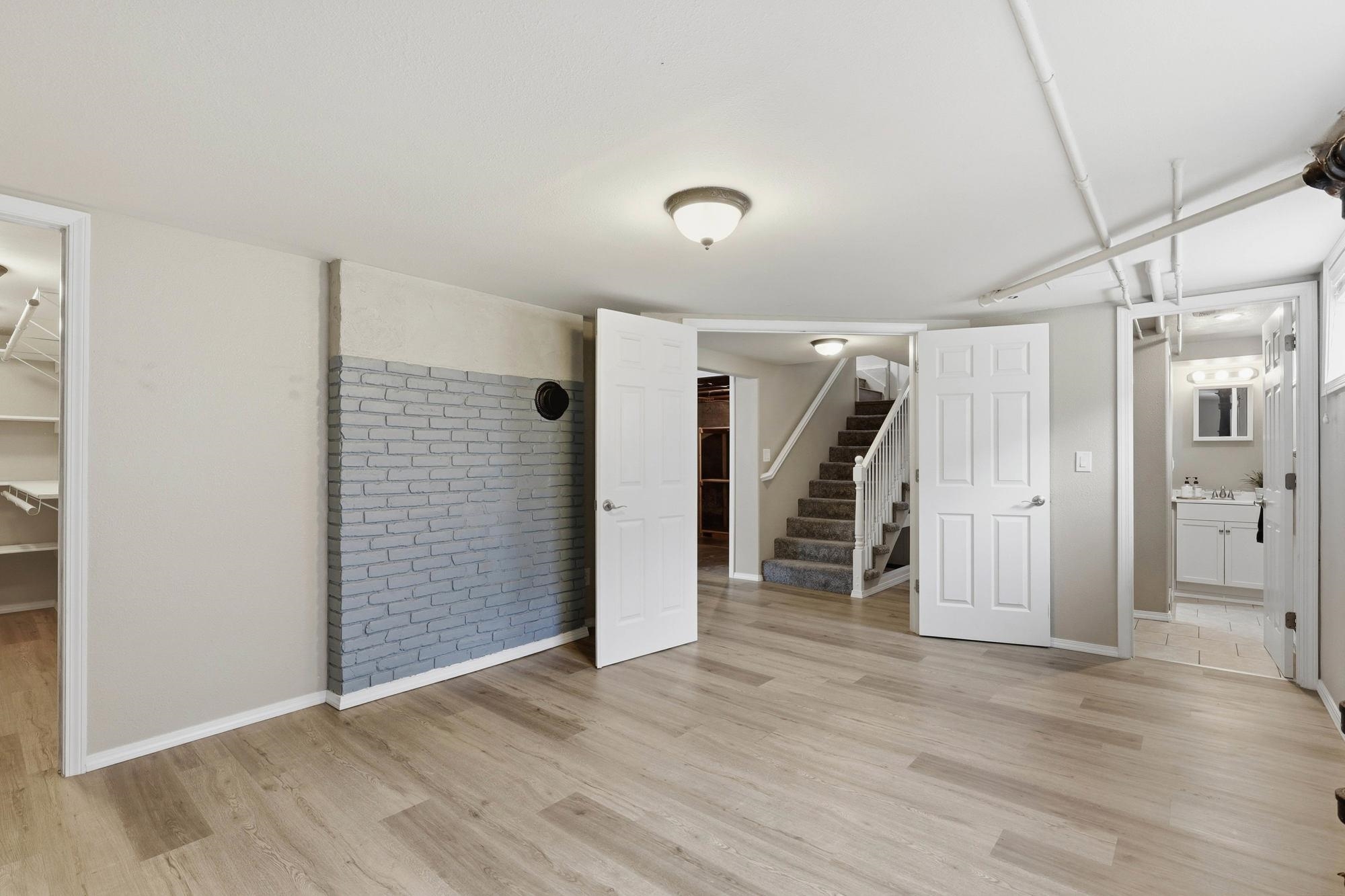 303 W Queen Ave - Photo 13