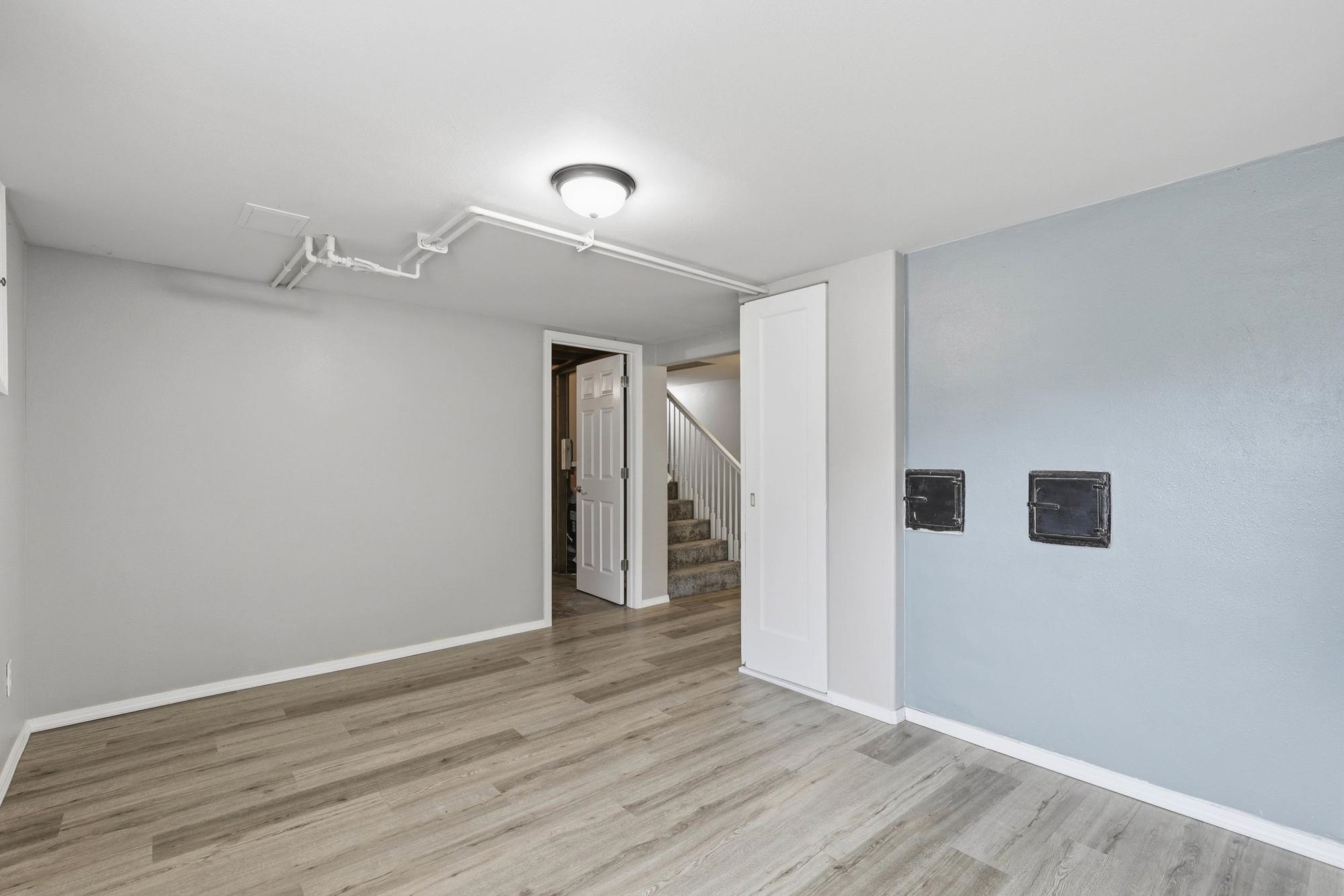 303 W Queen Ave - Photo 17