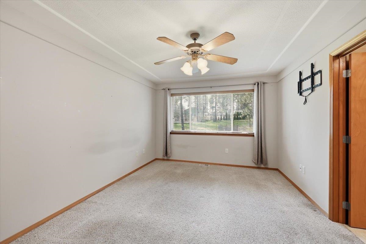 5861 Jergens Rd - Photo 11
