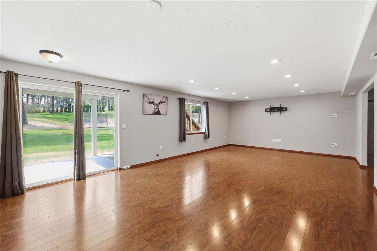 5861 Jergens Rd - Photo 16