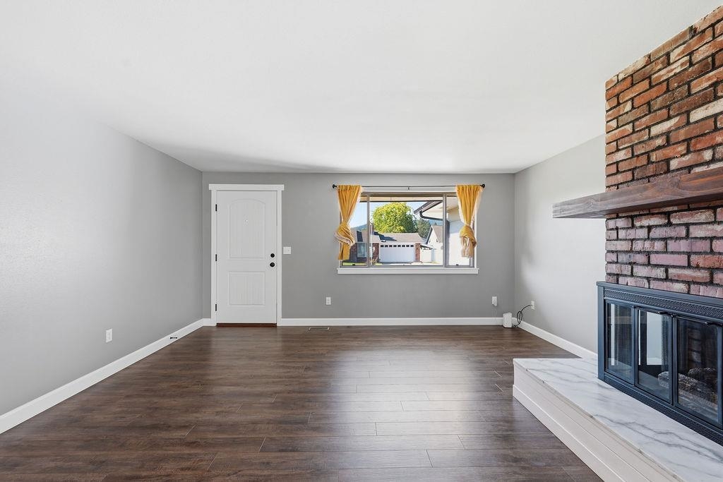 10809 E 35th Ave - Photo 5