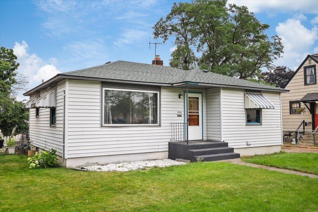 4908 N LEE St - Photo 2