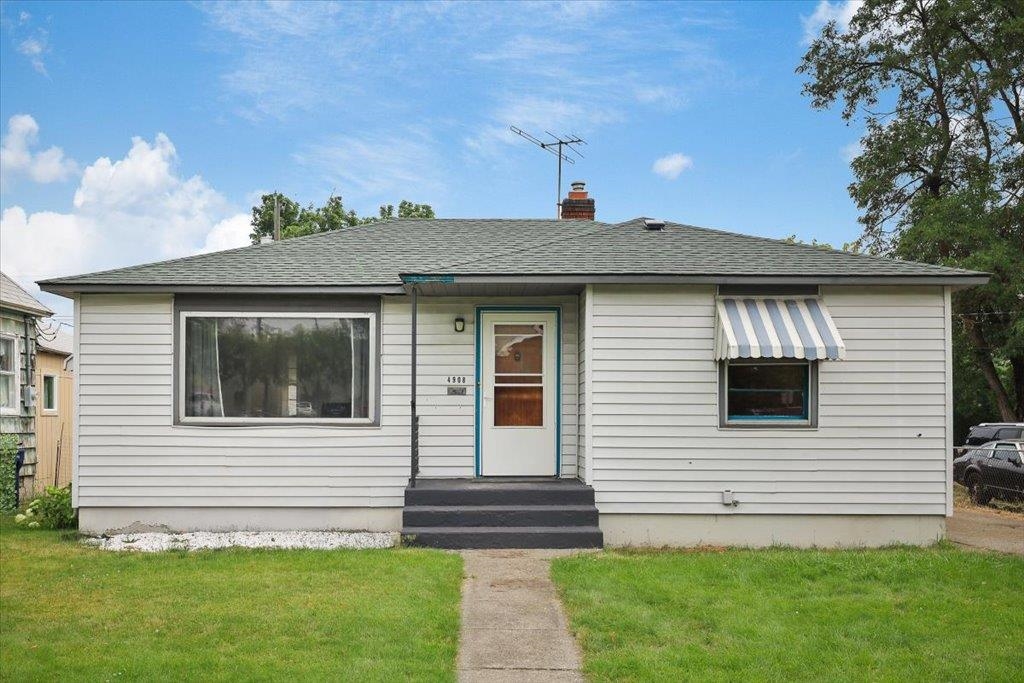 4908 N LEE St - Photo 1