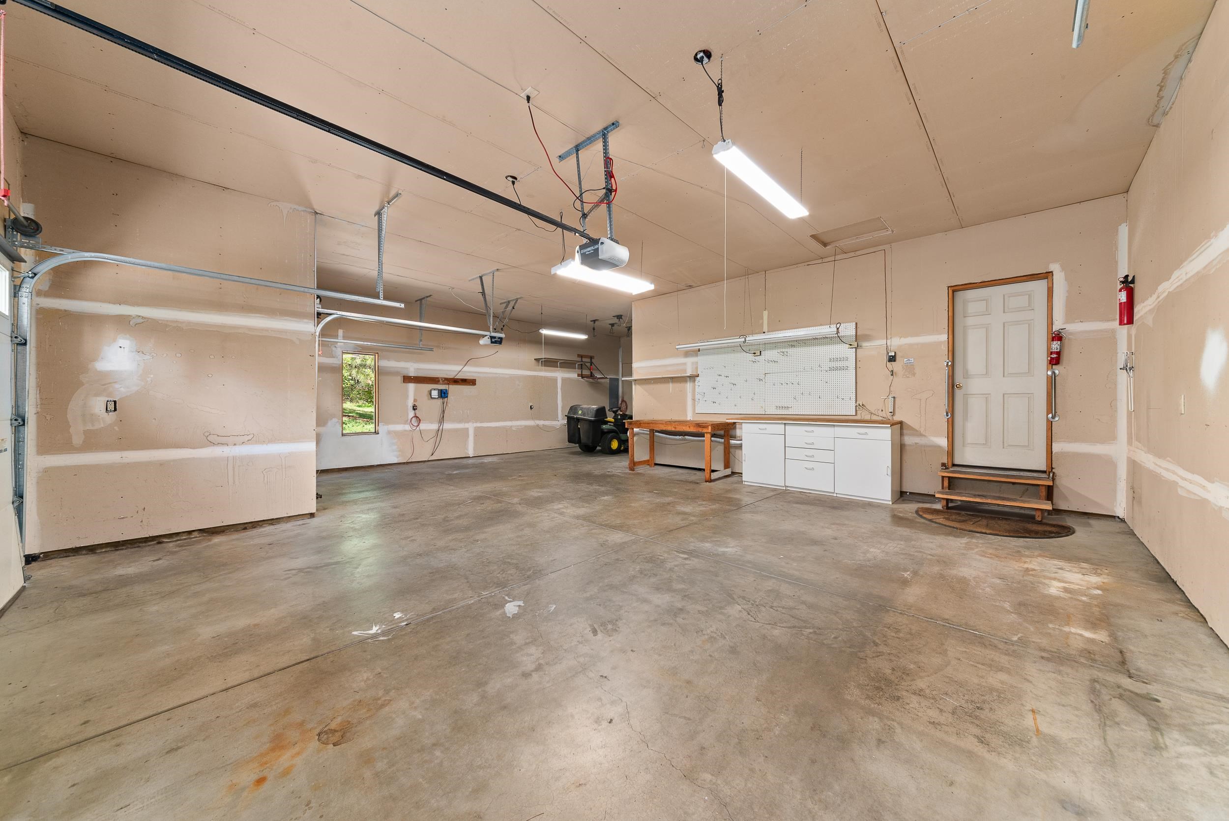 8912 N Oakland Rd - Photo 25