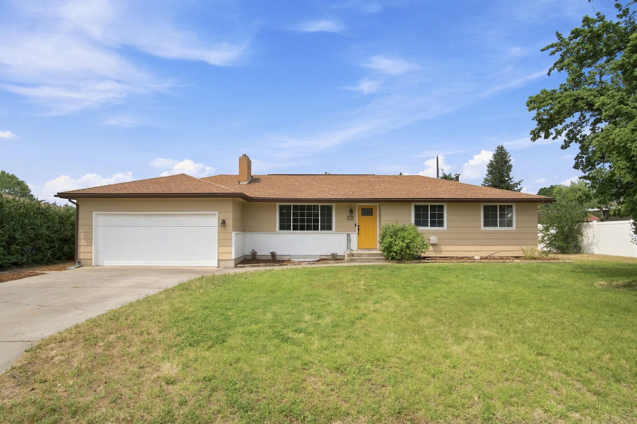 1710 S Bannen Rd - Photo 1
