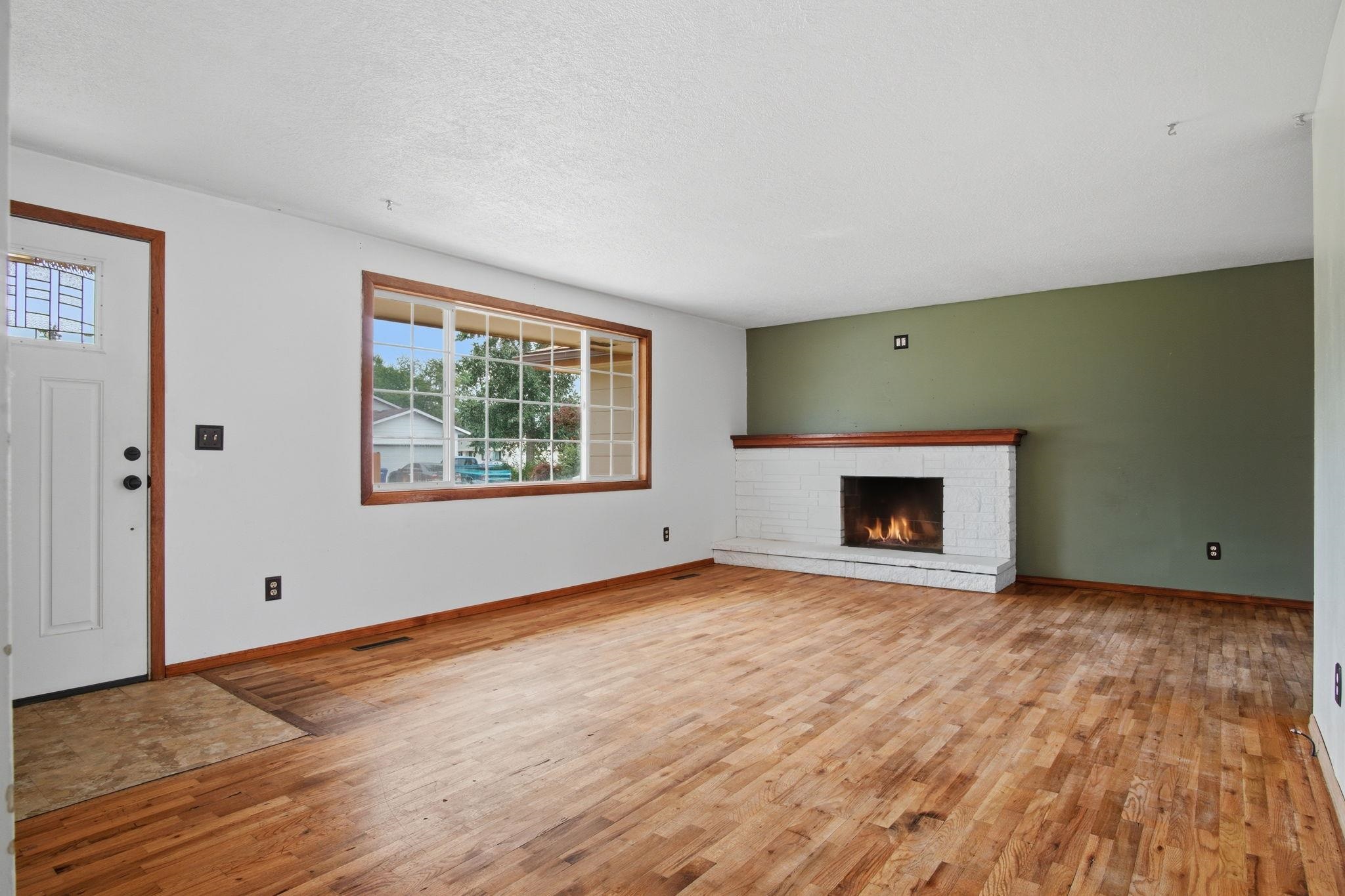 1710 S Bannen Rd - Photo 2