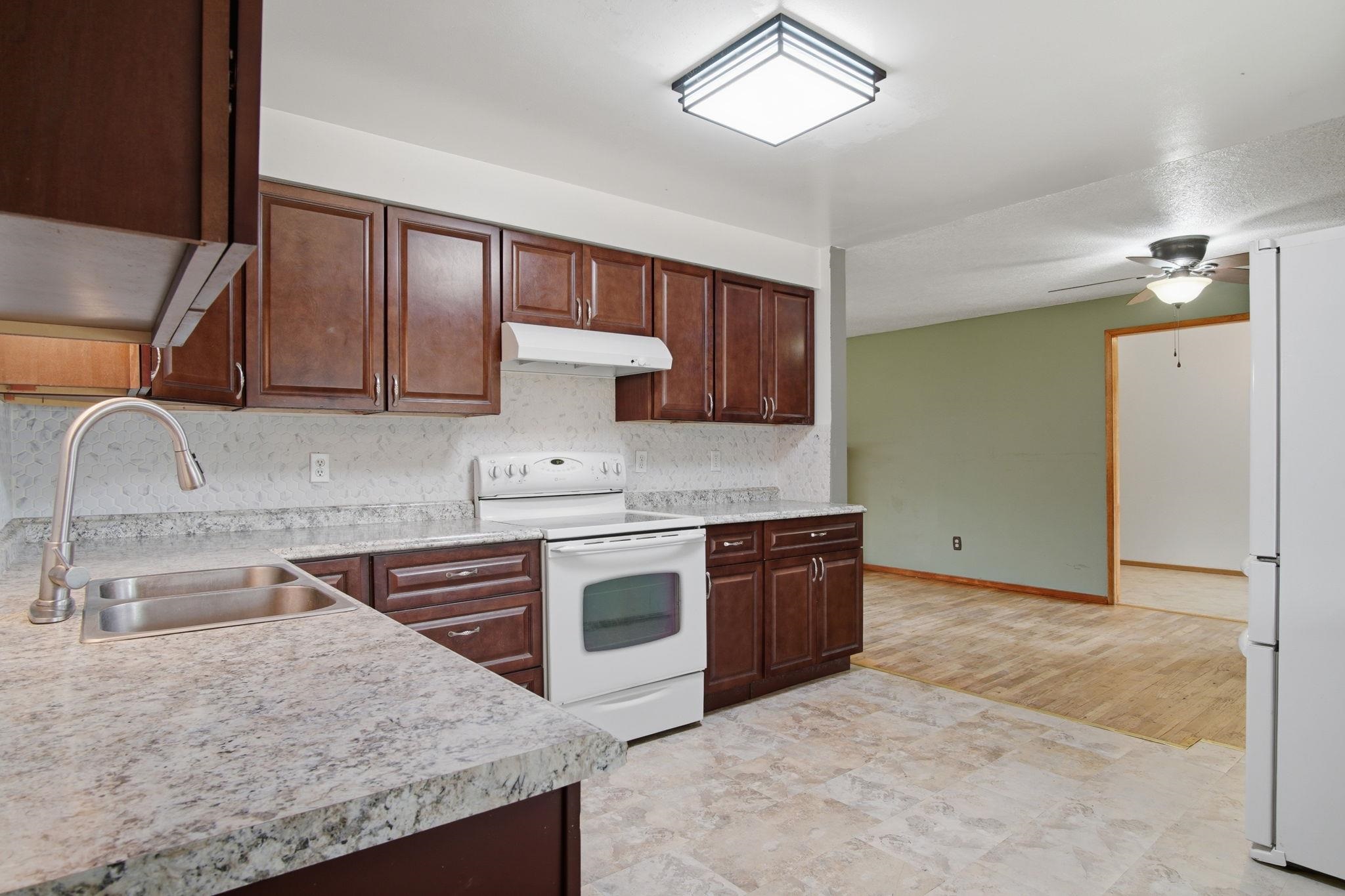 1710 S Bannen Rd - Photo 6
